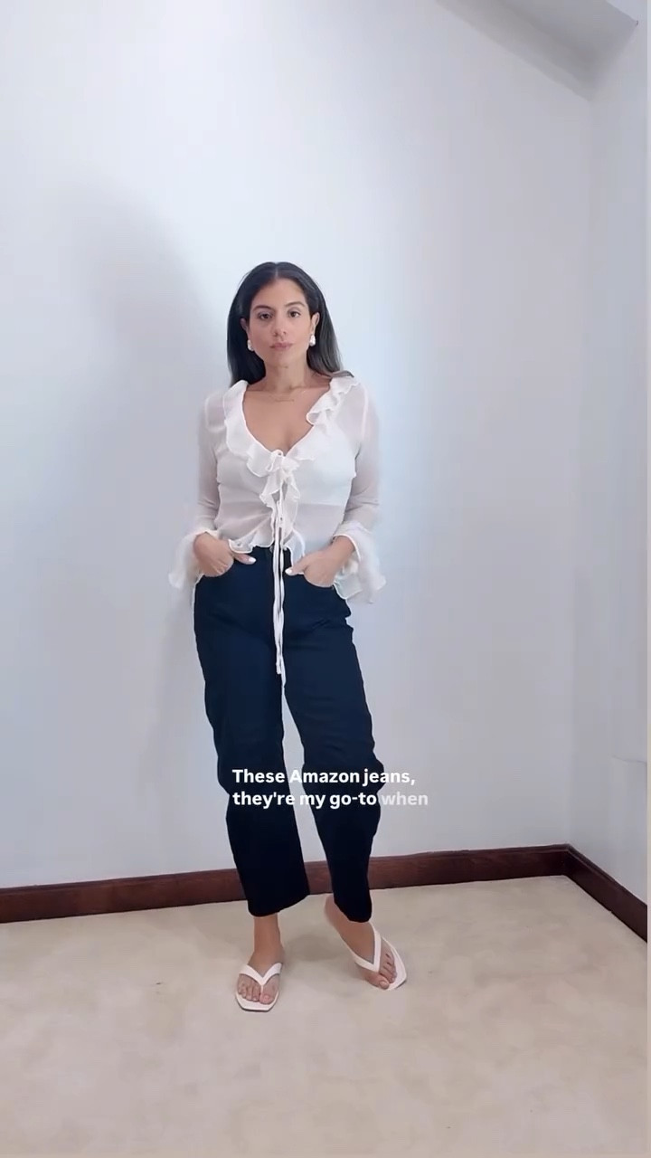 Being a mom of 3 means my outfits need to do it all—school drop-offs, errands, and maybe even a quick date night. ✨ 

These Amazon finds prove you don’t need to overcomplicate style to feel put together. Comfort + chic = mom uniform. 👖🤍

Comment jeans or top for the links!”

@amazonfashion @genleck @genleck_kassy @hdlte_official