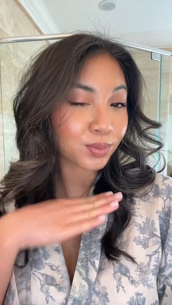 Flawless makeup routine

Makeup, beauty, photoshoot, glowy skin

#LTKSaleAlert #LTKWedding #LTKBeauty