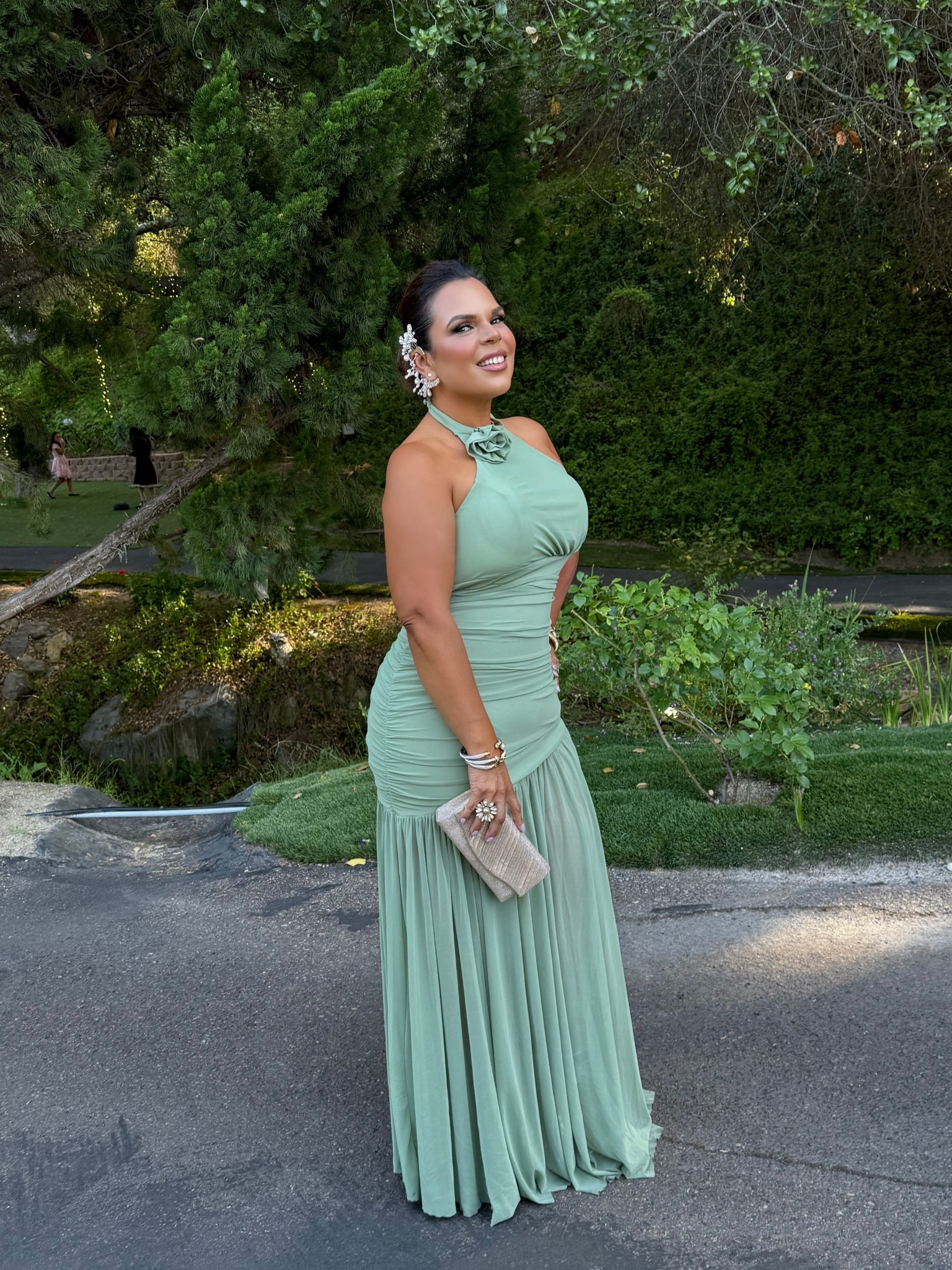 This dress is so beautiful and perfect for a summer wedding! It feels and looks so high end but …@shein for the win!
*Some of my accessories are not available but I have linked similar items.
Size: L 
#midsize #summerweddingdress #summerwedding

#LTKWedding #LTKBeauty #LTKMidsize