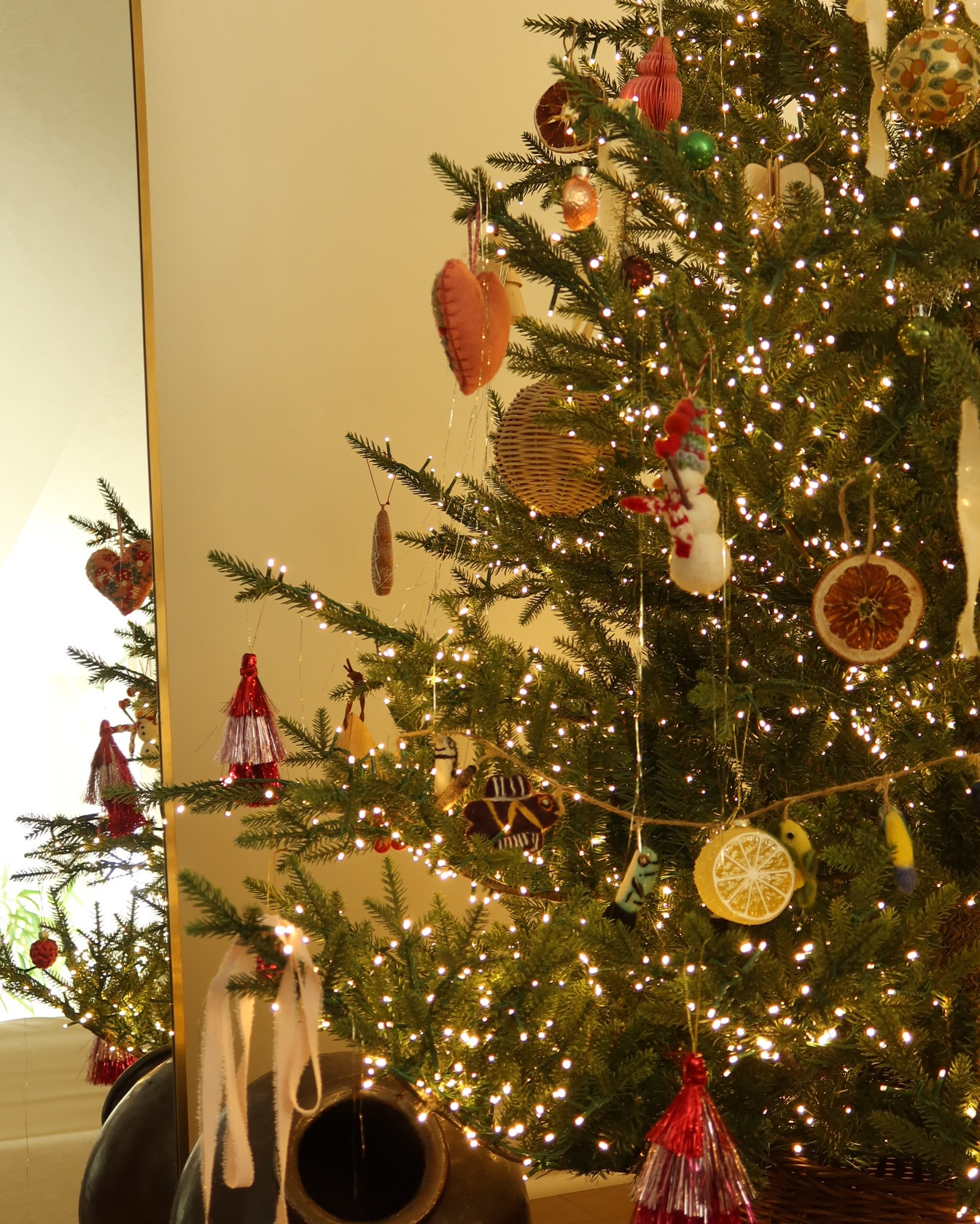 My favorite ornaments!

Christmas tree topper
Tree skirt
Tree basket
Anthro ornaments
Tinsel tree
Tinsel 

#LTKmomlife #LTKGiftGuide #LTKHoliday