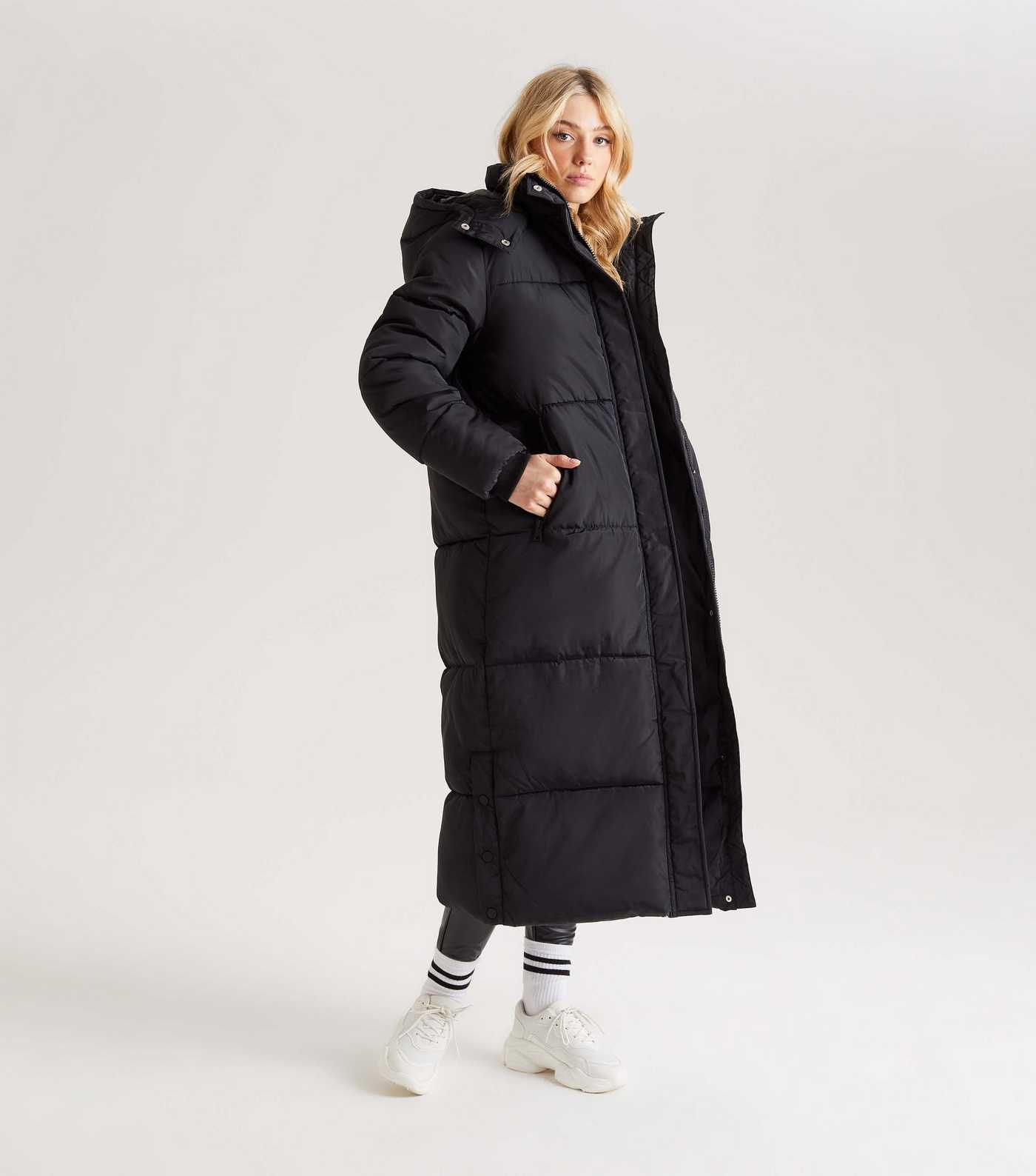 Urban Bliss Black Hooded Maxi Puffer Coat | New Look | New Look (UK)