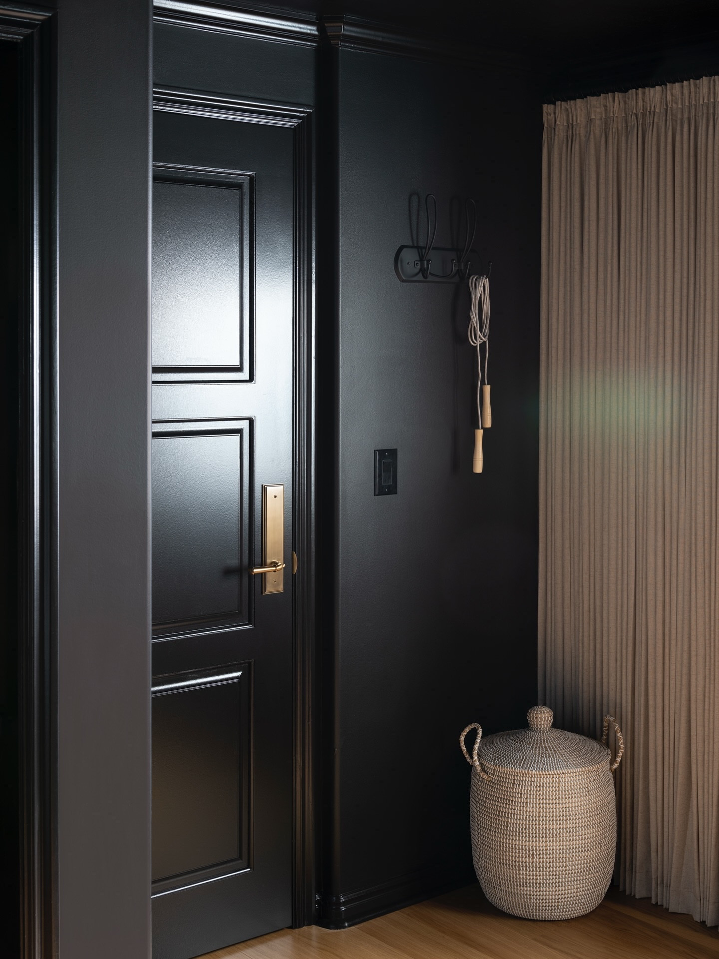 Did you see our home gym reveal on the blog today?! This space was such a fun design challenge, and I’ll admit- your girl is actually working out. Maybe it’s the wallpaper?

On the blog, I shared before images, all the sources, my design process, and every angle.

I have to say… I’m proud of this one. It was an easy, budget-friendly renovation, but this boring bedroom tucked into the corner of our basement might be one of my new favorite spaces.

#InteriorDesigner #HomeGymSetup #ClassicHome #BeforeAndAfter 

#LTKActive #LTKHome