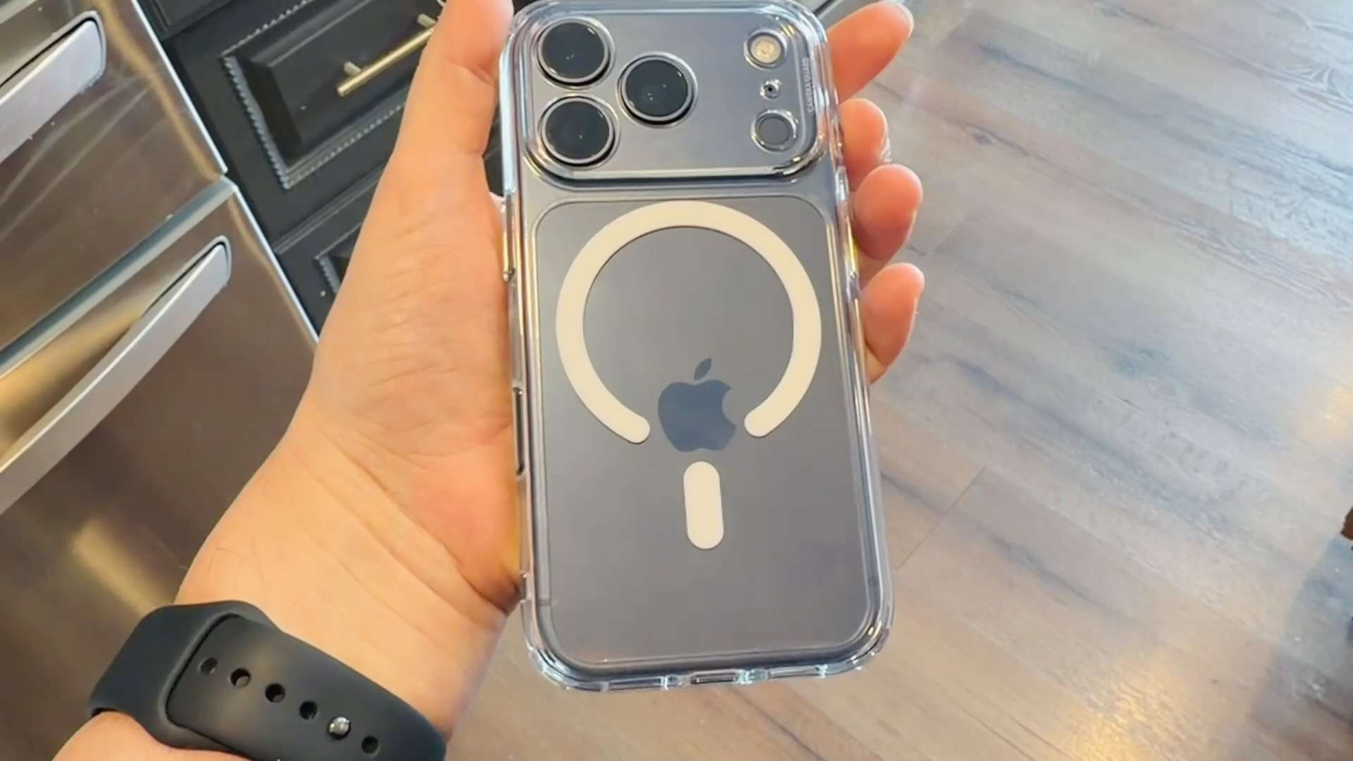 #ad This post contains affiliate links, which means I may earn a small commission if you make a purchase through my links.

This clear ESR iPhone 17 Pro case offers a clean look while still providing solid protection. It’s MagSafe compatible, features camera protection, and is designed with shockproof, military-grade durability. A simple hybrid case that lets your phone’s design show through while keeping it protected. 

 #LTKHome