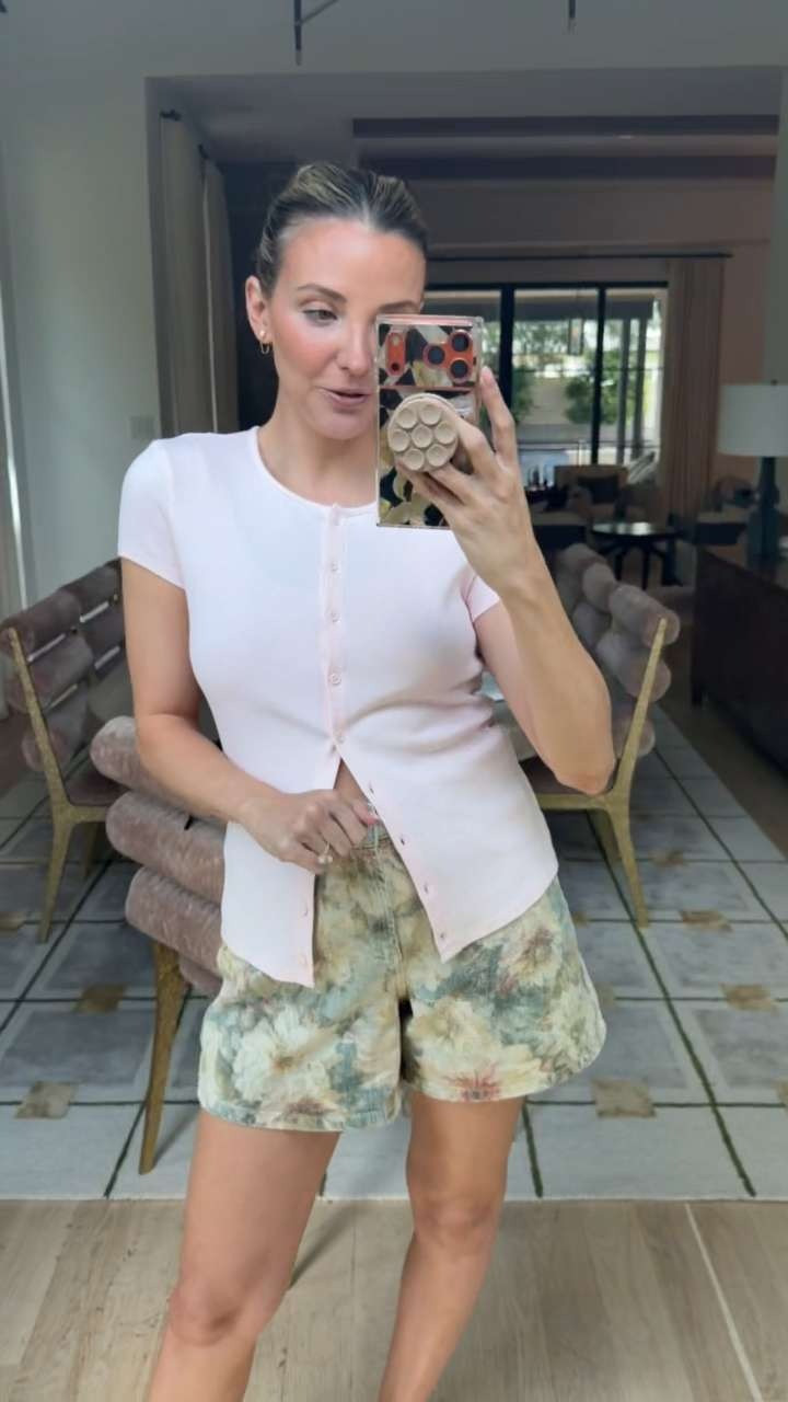 These floral shorts from Zara are officially my summer personality 🌸 

 #LTKgrwm #LTKootd #LTKSeasonal