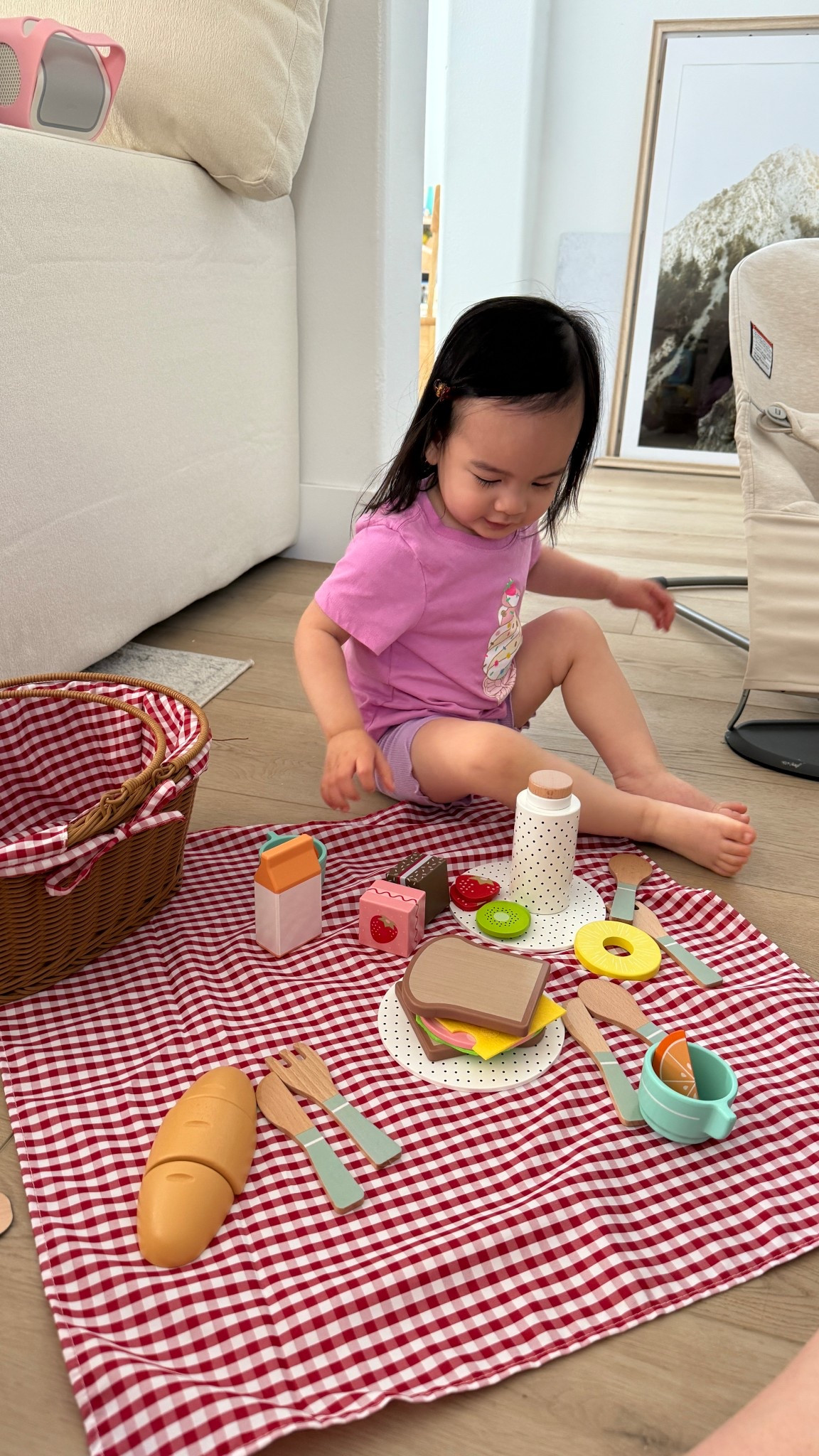 pretend picnic time! #toddlertoys #toys #toddlermom 

#LTKGiftGuide #LTKKids #LTKBaby