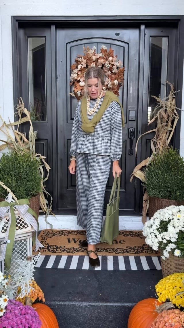 Attention Easy Outfit Lovers…

“Sets” make dressing and getting ready Fast, so easy✔️

Here’s 8 Affordable sets, you’ll love and wear on repeat✔️

Perfect for travel, packing, running errands, grabbing a coffee, and Just LIFE….

I love them for trending to grandbabies too❤️🌸

Tell me below which is your favorite?
1-2-3-4-5-6-7-8

Style over 50| set dressing| grandma outfits| travel outfits| easy and affordable dressing