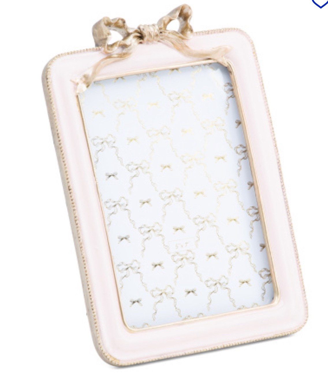 How gorgeous is this pink and gold bow picture frame! And such a good price too!! Love the bow details 

#LTKSeasonal #LTKHome