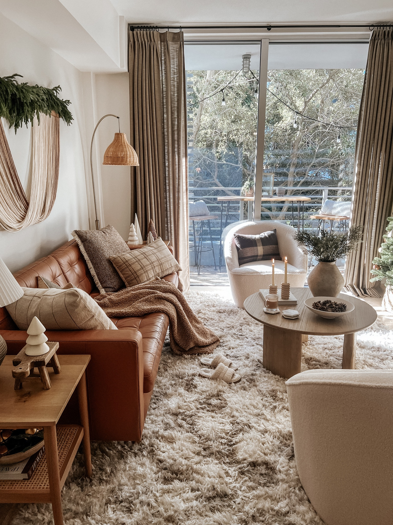 cozy Sunday vibes 

neutral home, neutral living room, neutral home decor, rug, coffee table, vase, candles, holiday decor, Christmas tree, lounge set, jewelry, slippers, accent chair, garland, blanket, pillows, curtains, earrings, necklace 

#LTKhome #LTKHoliday #LTKGiftGuide