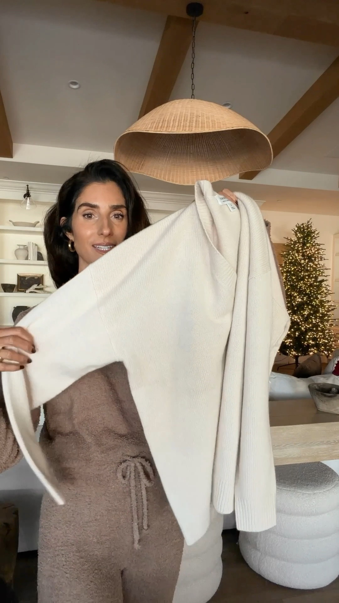 Just picked up this cashmere sweater in the size small and absolutely fell in love with the color, also grabbed it in black. Sharing below a list of gift idea you’ll want for yourself #stylinbyaylin #aylin #cashmere #nordstrom #amazon #giftidea

#LTKHoliday #LTKStyleTip #LTKGiftGuide