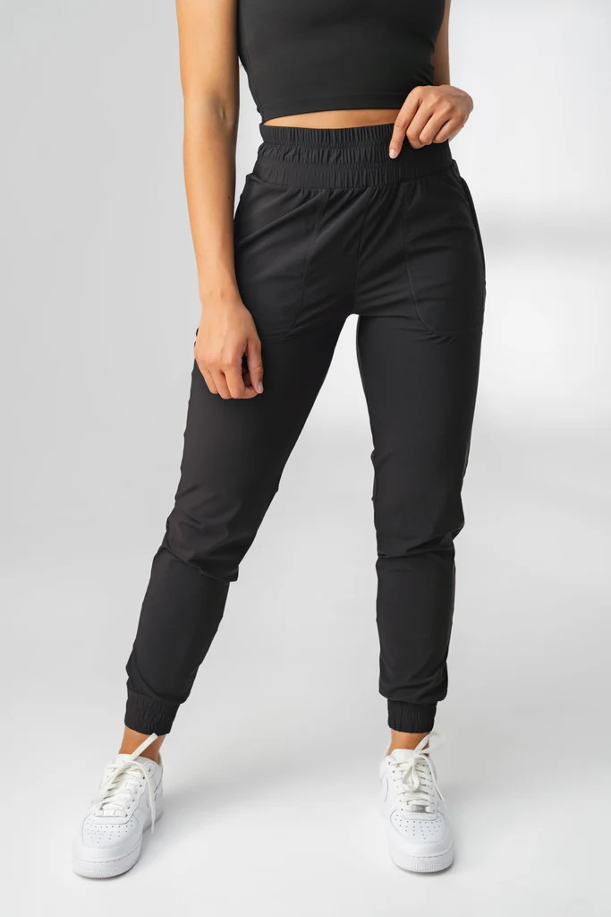 The Women's Swift Jogger - Midnight | Vitality