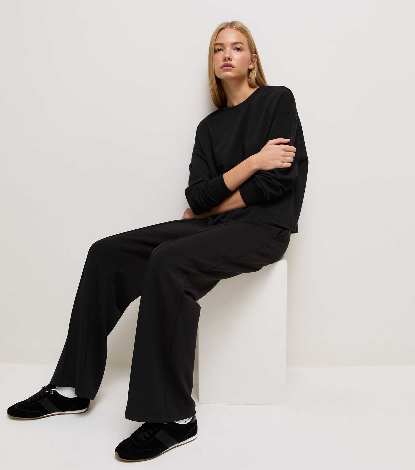 Premium Black Wide Leg Joggers | New Look | New Look (UK)