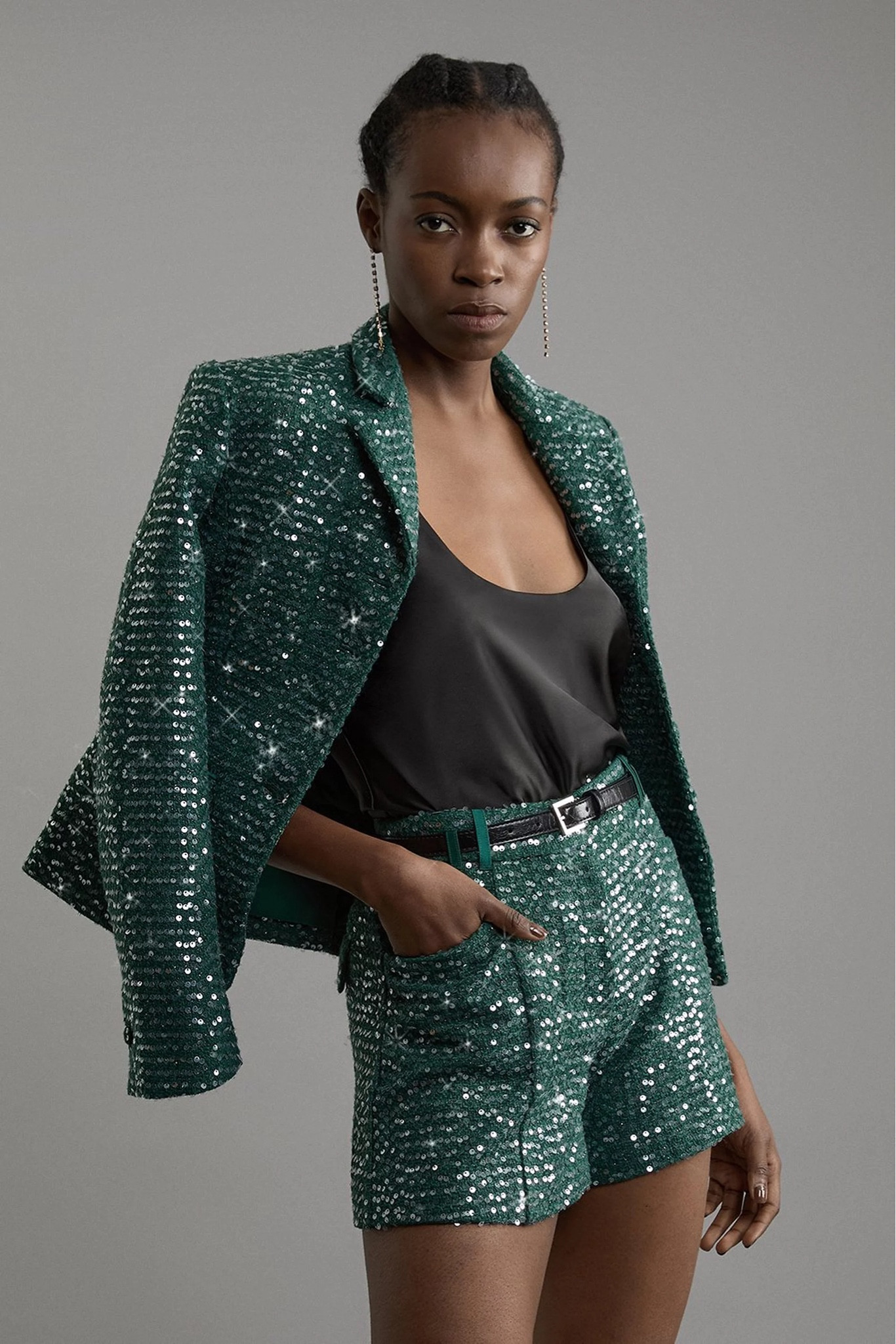 green sequins! This is a great holiday look. 

#LTKHoliday