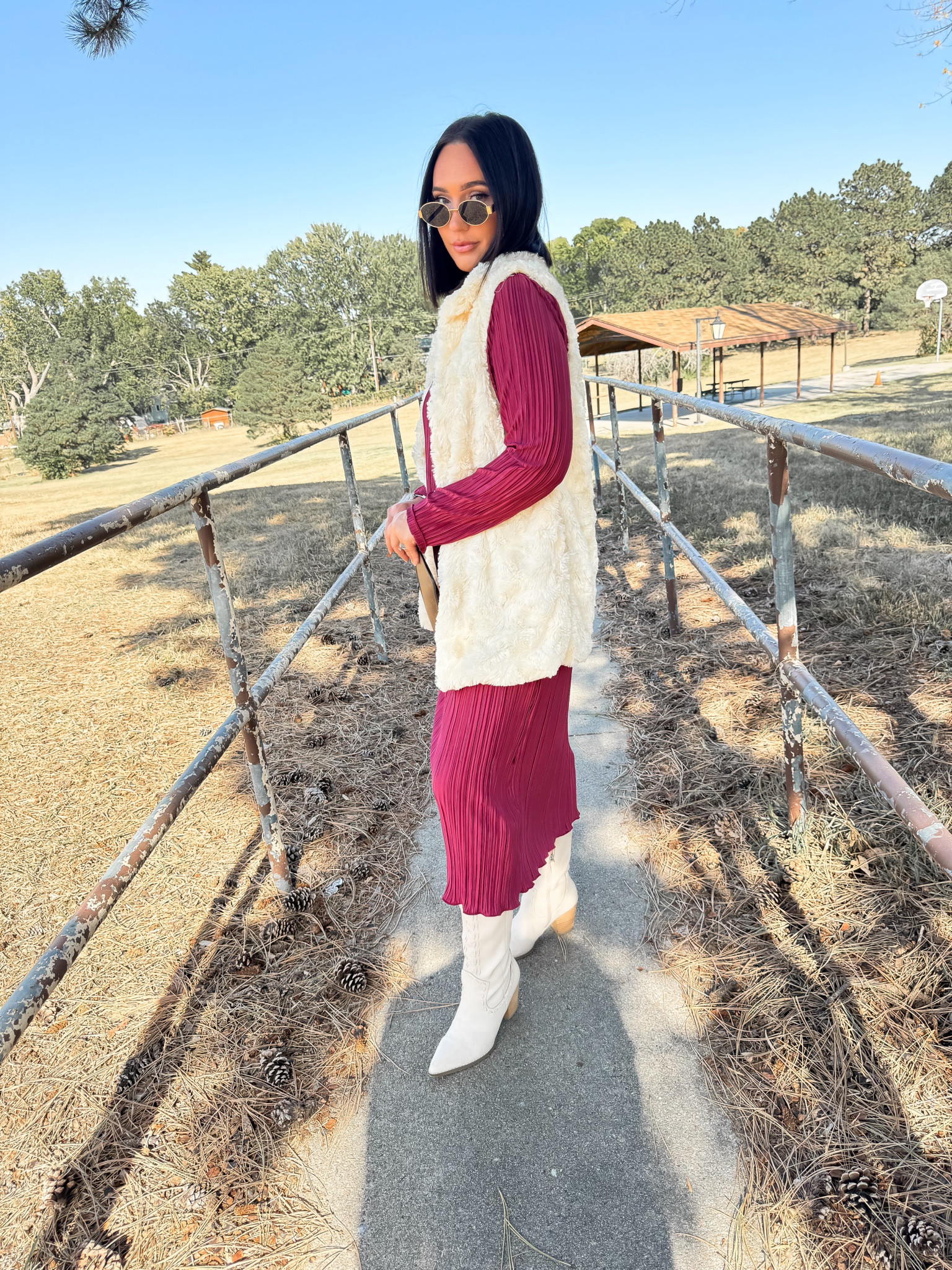 Fall & winter outfit inspo. Use BEAUTYOFBUDGET for 25% off at @vici


Vici
Fall outfits
Fall family photos


#LTKSeasonal #LTKFindsUnder50 #LTKStyleTip