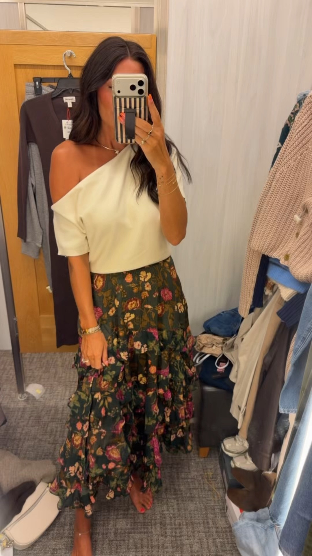 Small top and small skirt

#LTKootd