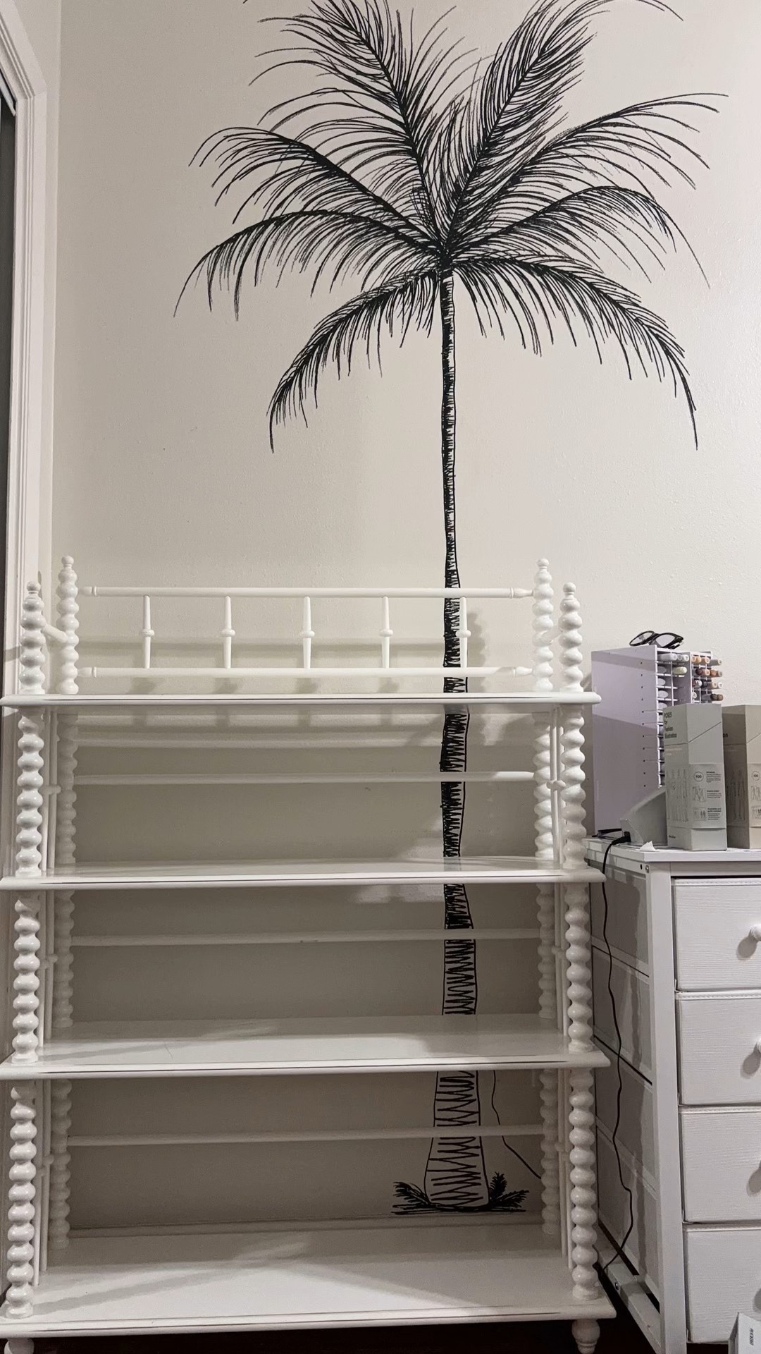 what’s on my bookshelf?
#fashionbooks
Books are perfect gifts for an artsy fashionista friend of yours...

#LTKFamily #LTKGiftGuide #LTKHome