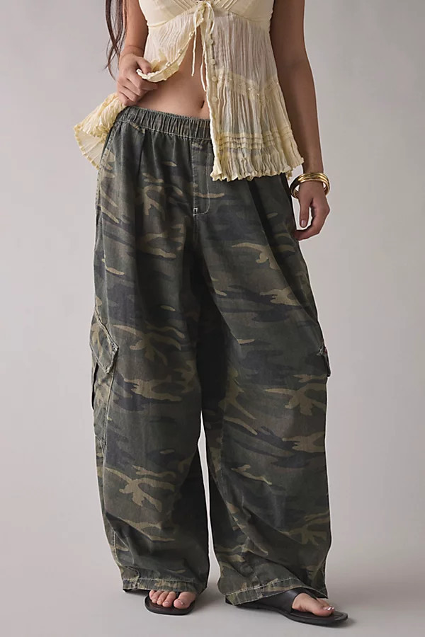 BDG Bobbi Baggy Pull-On Pant in Camo, Women's at Urban Outfitters | Urban Outfitters (US and RoW)