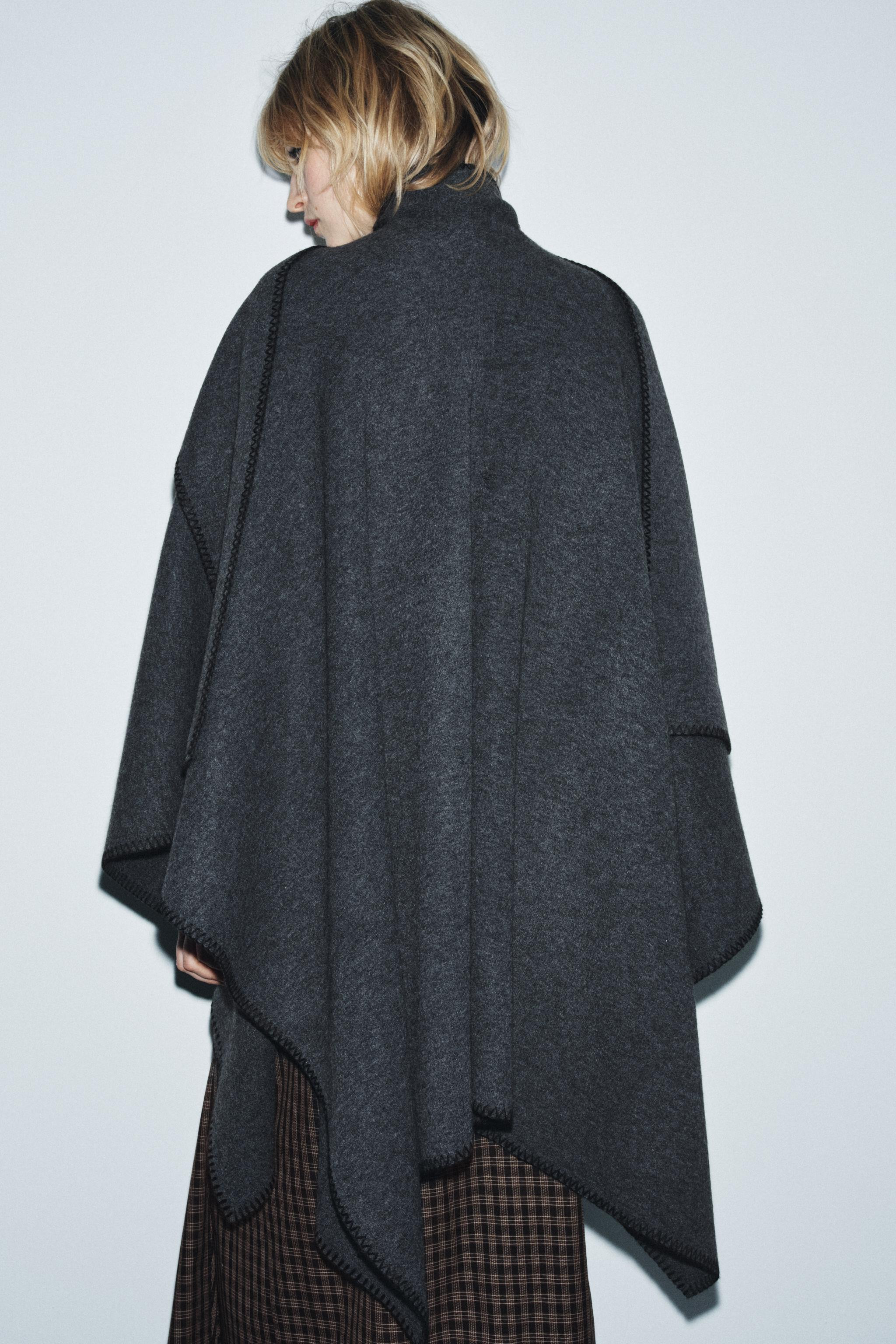 KNIT CAPE WITH CONTRAST THREAD SCARF | Zara UK
