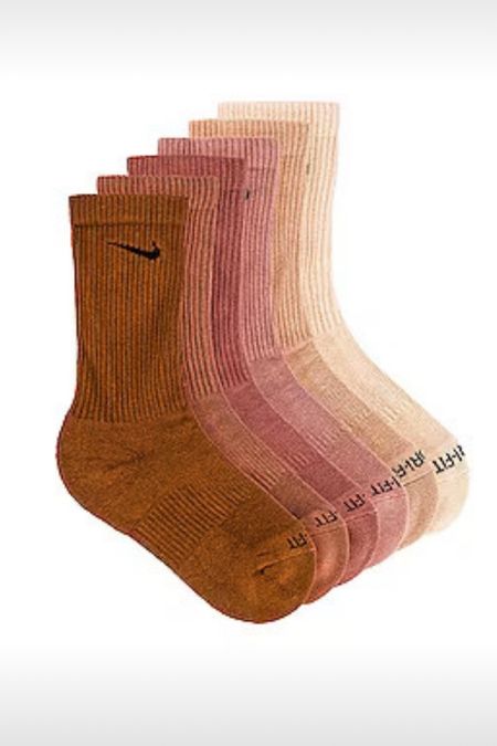 Nike aesthetic workout socks 

#LTKShoeCrush #LTKFitness #LTKActive