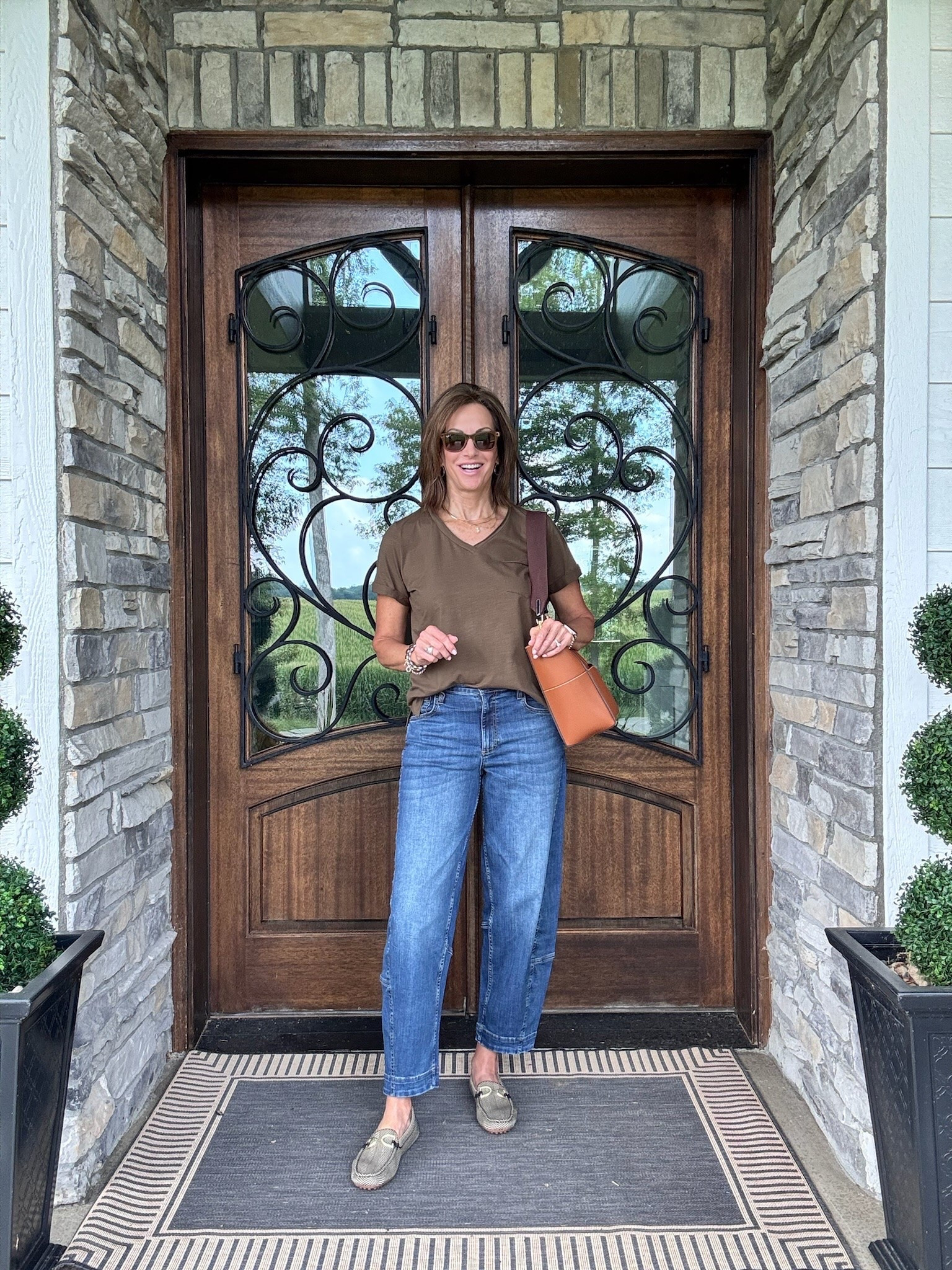 Super soft tee - size medium 
Stretchy barrel jeans - size 6 long 

Fall transition
Denim outfit 
Casual style 
Midsize fashion

#LTKTall #LTKMidsize #LTKootd