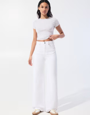 Pull&Bear high waist wide leg jeans in white | ASOS | ASOS (Global)