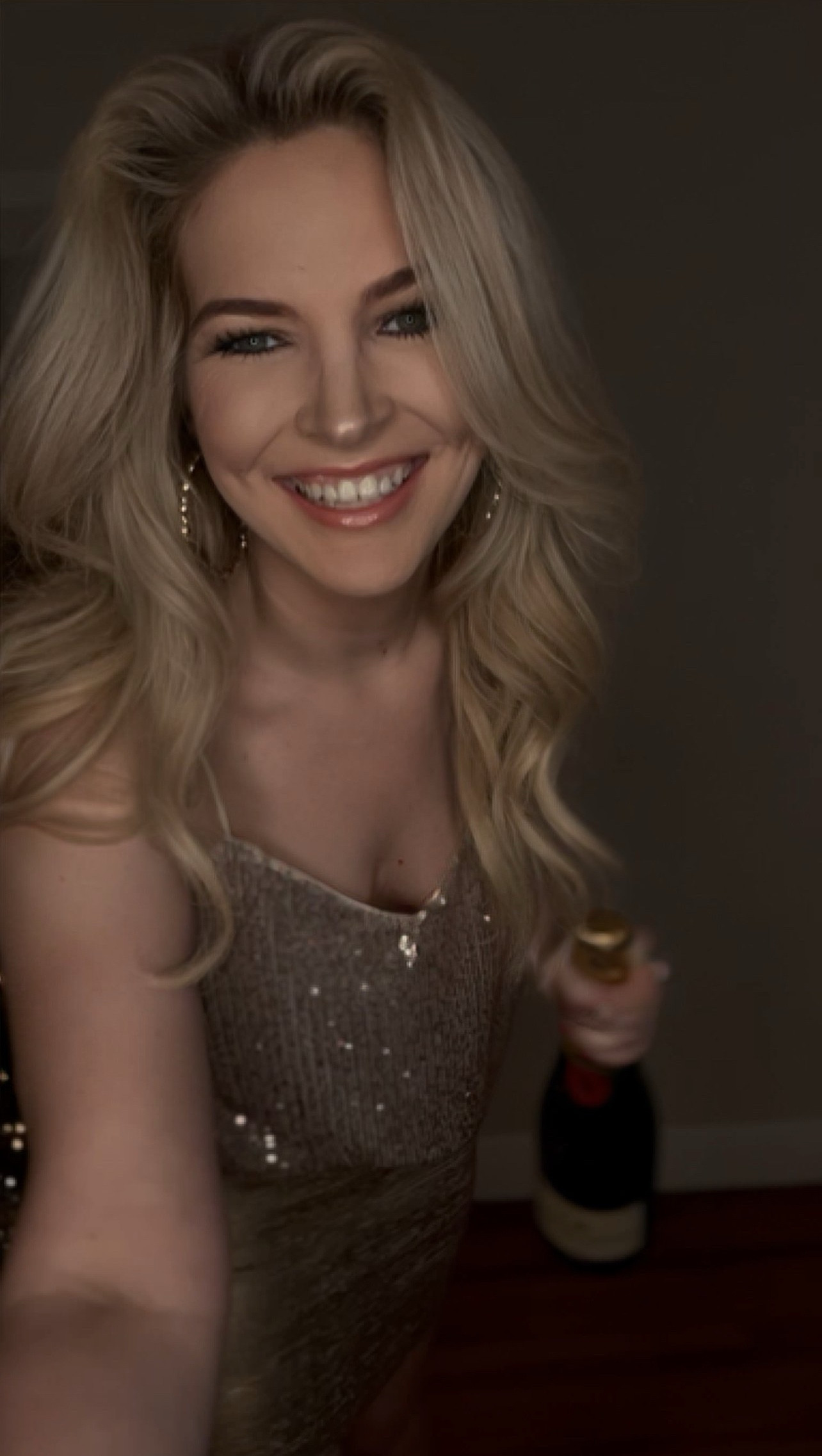 Thanksgiving, but make it SPARKLE ✨✨ Who says you can’t bring a little glam to the turkey table? Whether it’s a sequin top paired with comfy trousers or a glittery dress that steals the spotlight, I’m all about mixing cozy and chic for the holidays. Save this for inspo and shop my favorite sparkly picks to dazzle your way through Thanksgiving dinner! 🦃💎

#LTKHoliday #LTKSeasonal #LTKStyleTip