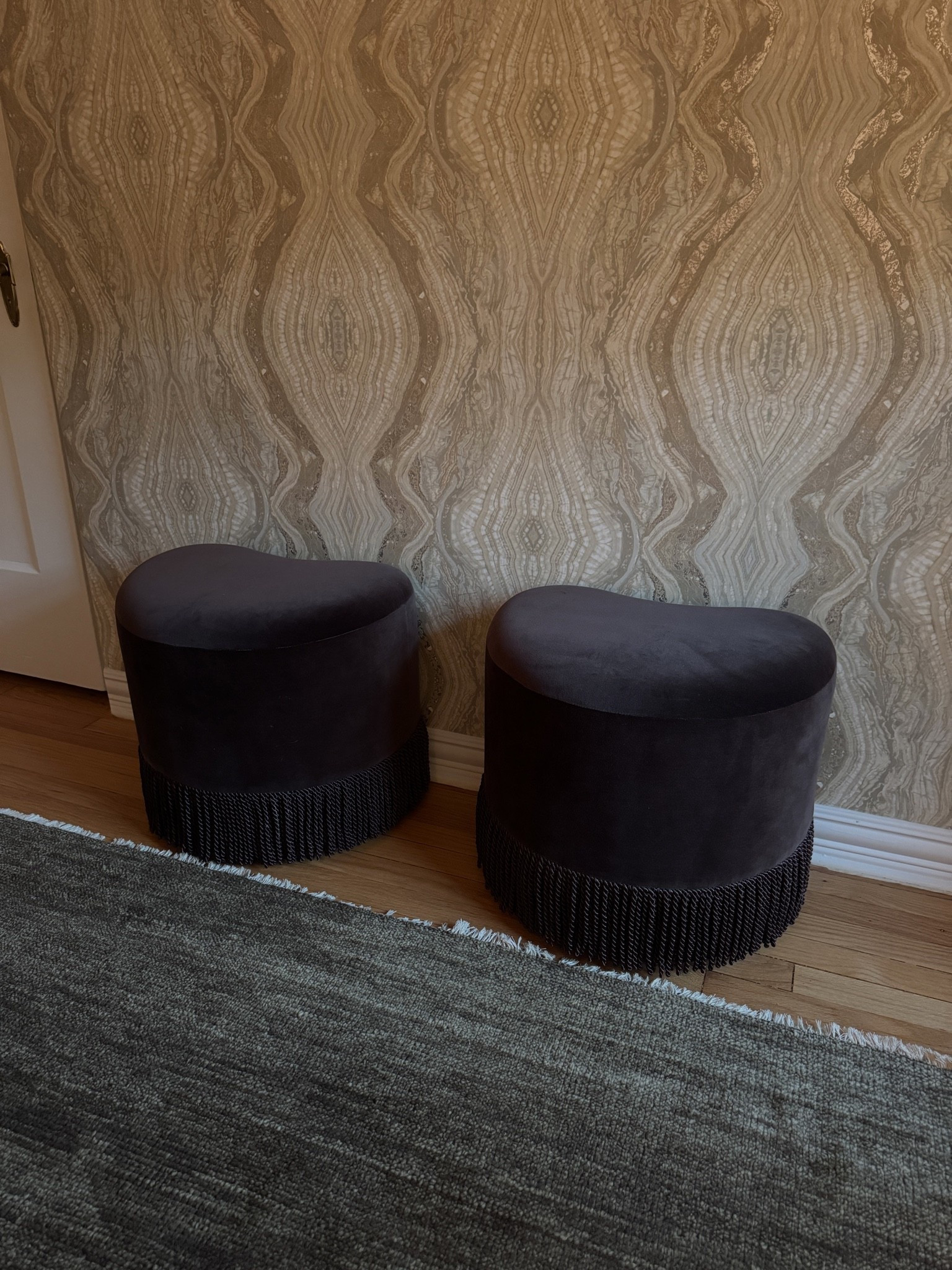 Linking the fringe ottomans!