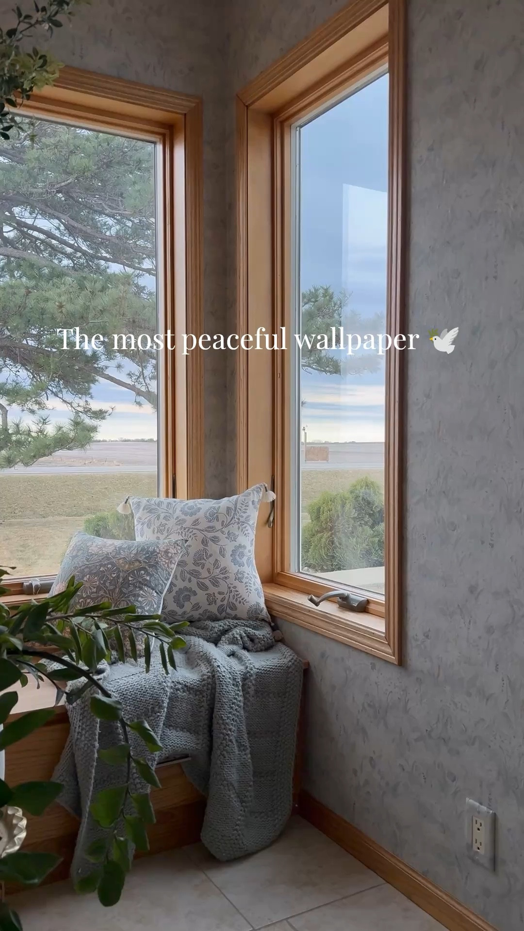 This wallpaper brings movement to the room in the most peaceful way. Couldn’t be happier with it  @Lulu and Georgia 

#LTKHome #LTKSeasonal