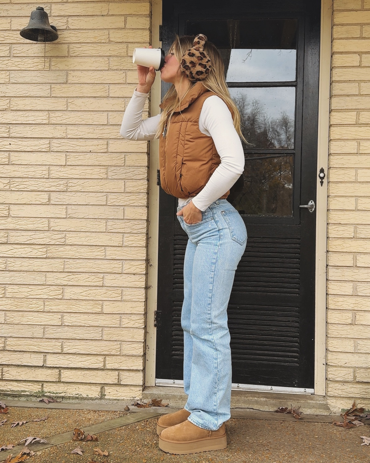 simple cozy and cute 🍂🤎
Vest is from Meijer but I linked very similar ones 🫶🏼💛