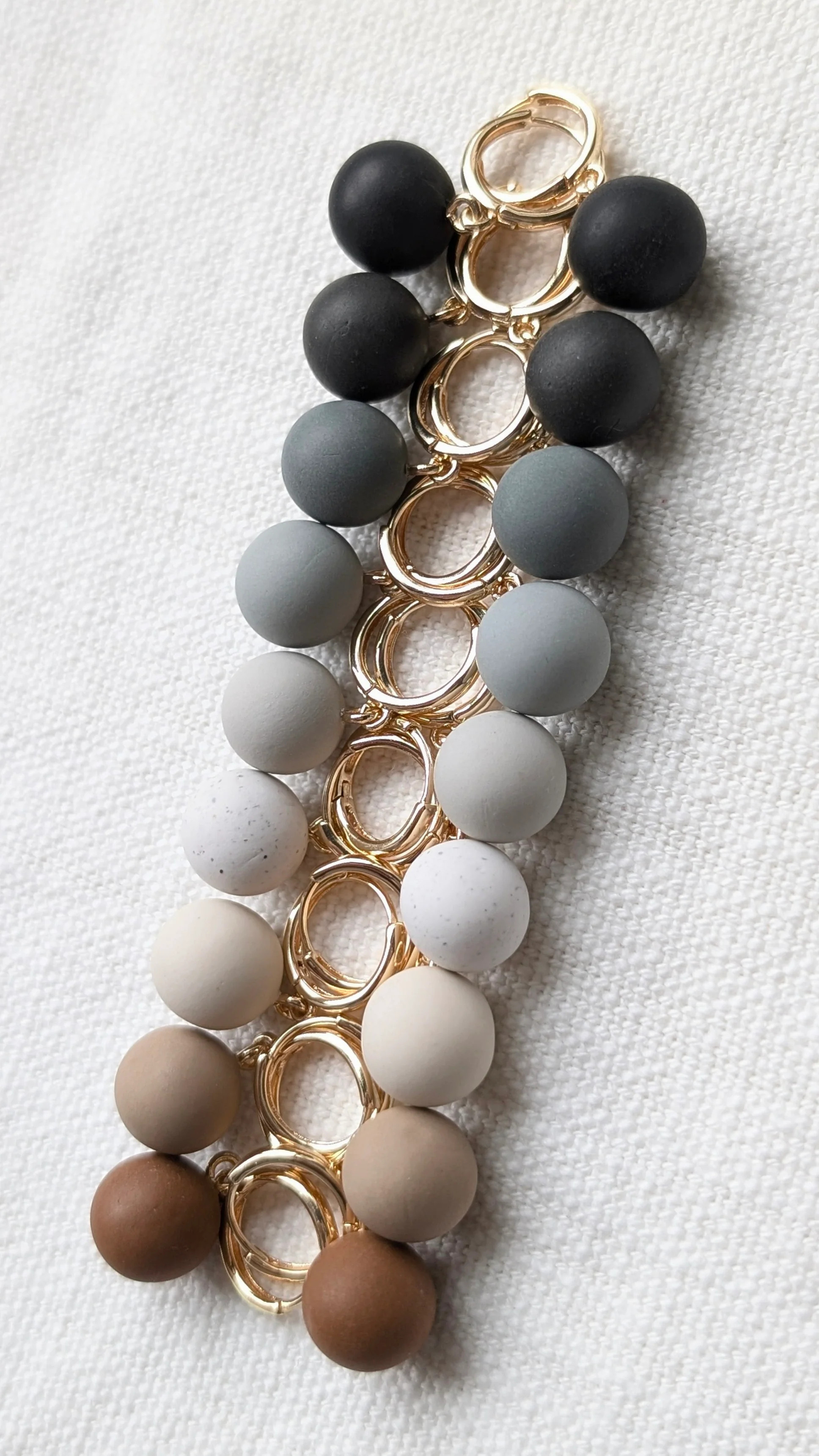 HUGGIES - Ultimate Neutrals Palette #1 | Momo Studio