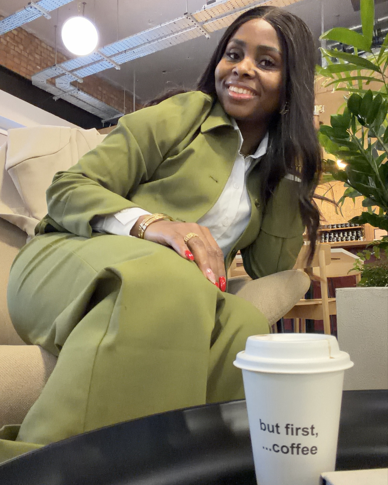 Obsessed with how effortlessly chic this look feels 🤍
Comfort ✔️ Elegance ✔️ Coffee-ready ✔️

Which slide is your fave — 1️⃣ to 8️⃣? 👀👇🏽
Save this for outfit inspo & slow coffee date vibes ☕✨

#LTKstyletip #LTKworkwear #LTKuk