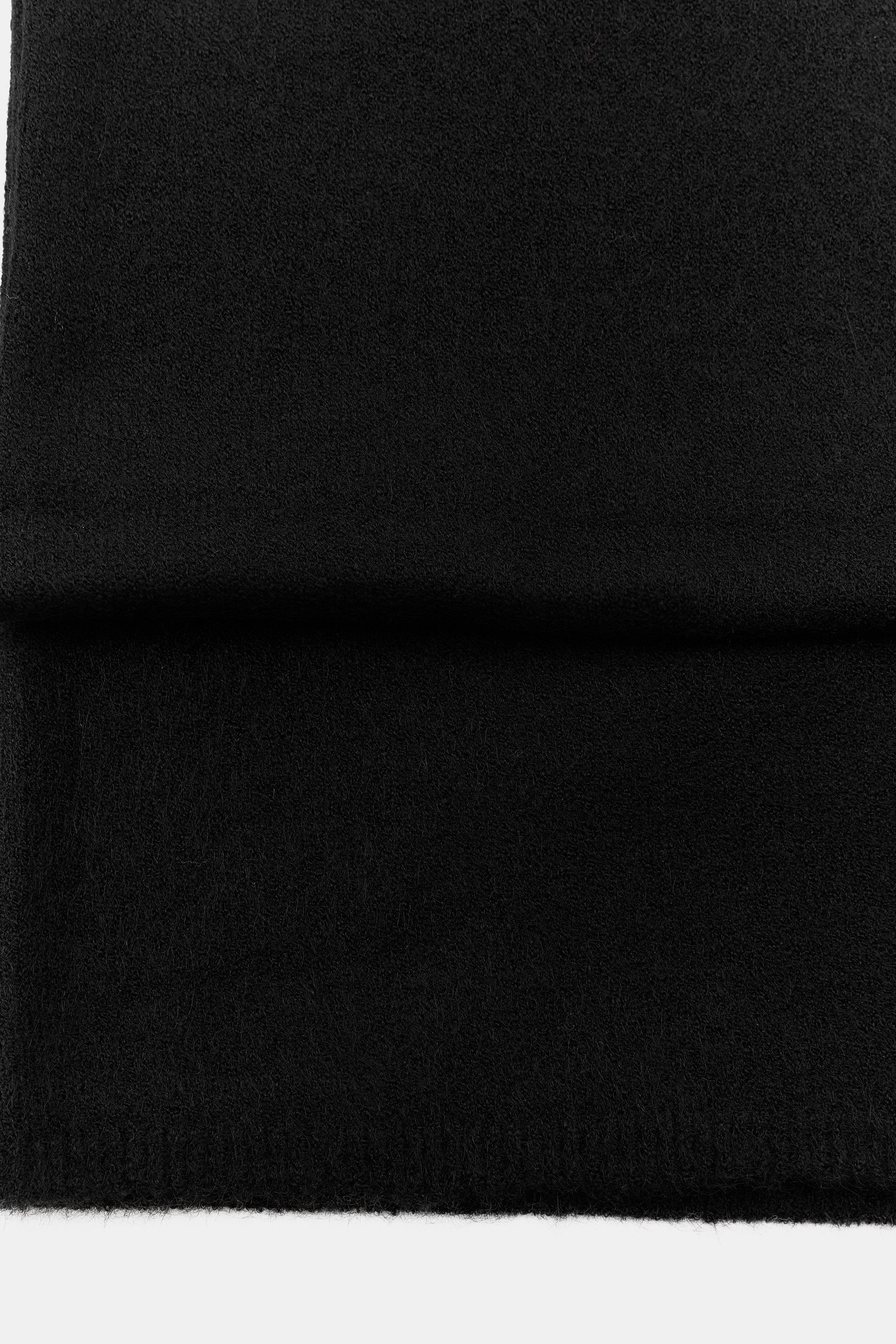 We use first-party and third-party cookies to understand the uses of our online store and to be a... | Zara US