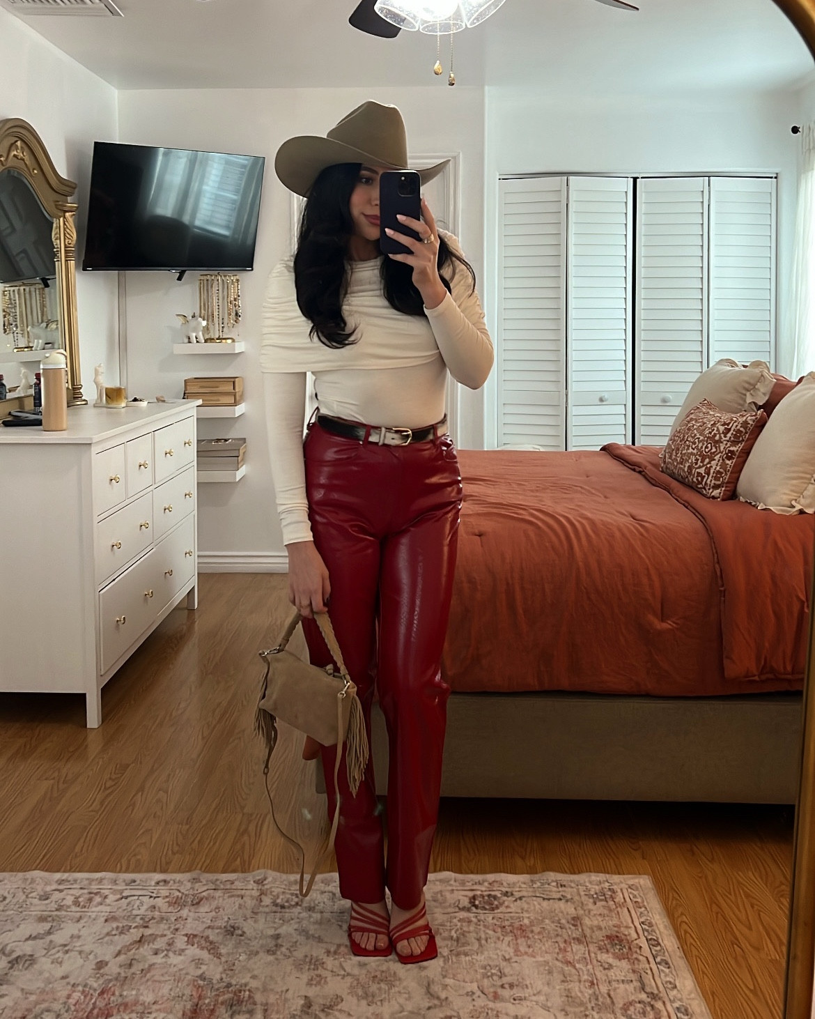 Red pants for Vday ❤️‍🔥❤️‍🔥

#LTKSeasonal #LTKValentine #LTKootd