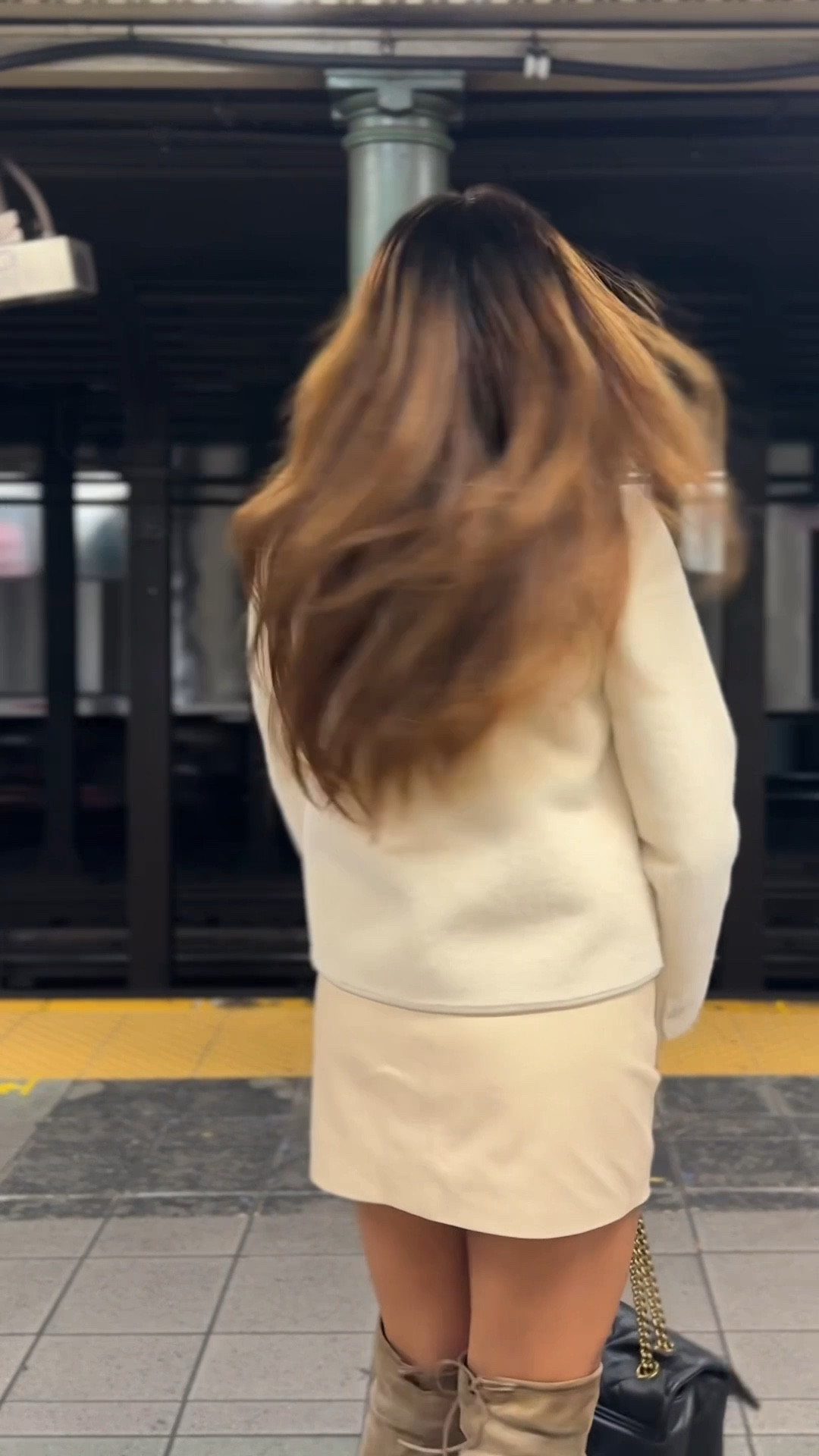 Fit check NYC subway 🚕

NYC girl, nyc subway for check, New York street style, nyc ootd, faux fur jacket, suede knee high boots, chic ootd, ootd fall, beige ootd, cream ootd, beige outfit


#LTKdayinmylife #LTKootd #LTKTravel