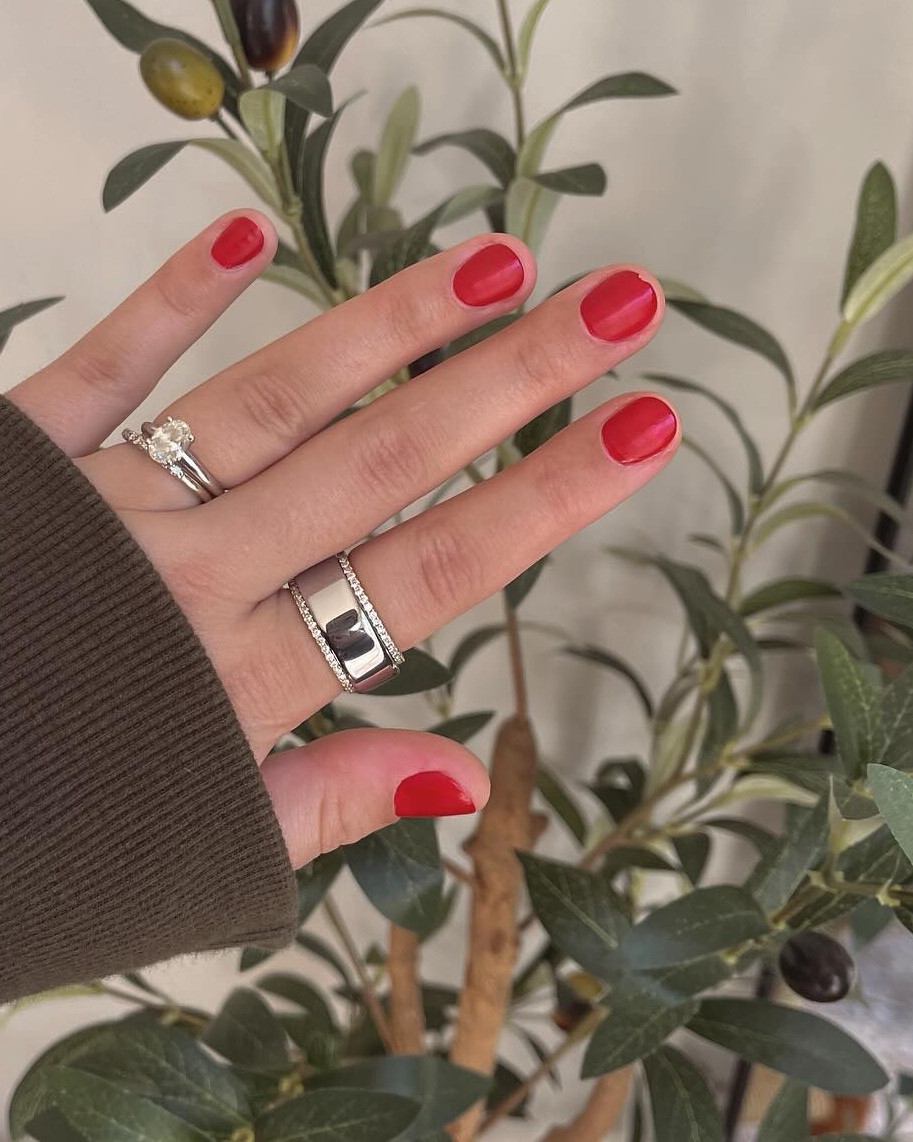 Red is a neutral, right?❤️ 

Comment ✨SHOP✨ below to receive an automated DM with the link to shop this post on our LTK! You can also head to our stories or the link in our bio!🫶🏼 

https://liketk.it/59dEt
@ellamila 
#ad #ellamilapartner #nailinspo #summernails #rednails
