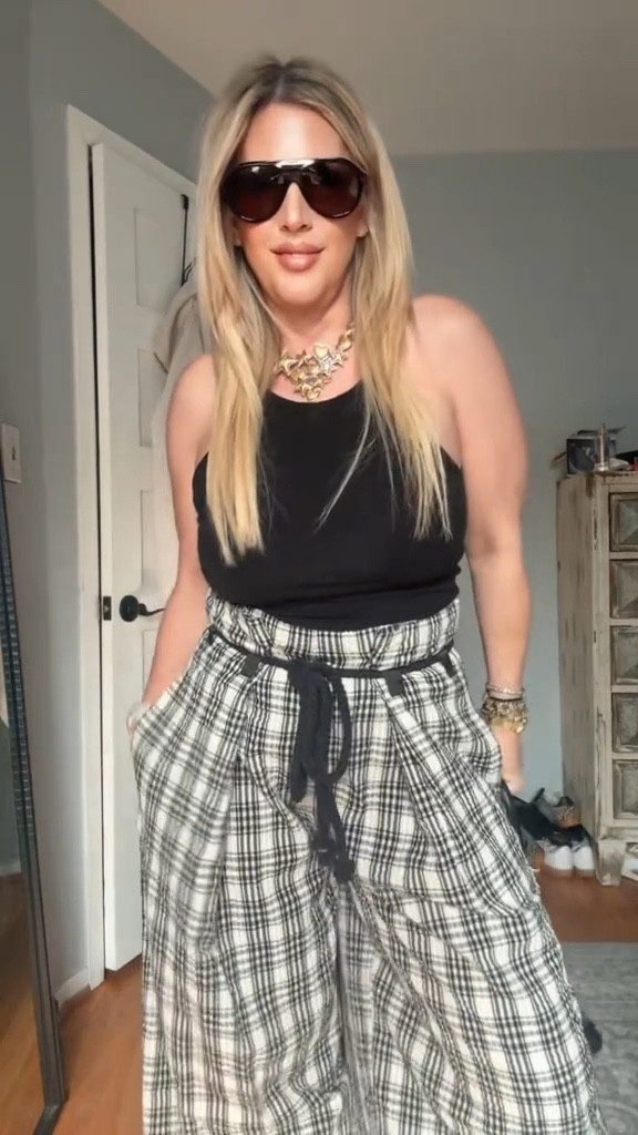 Perfect summer pants from free people.. easy chic look

#LTKPetite #LTKOver40 #LTKStyleTip