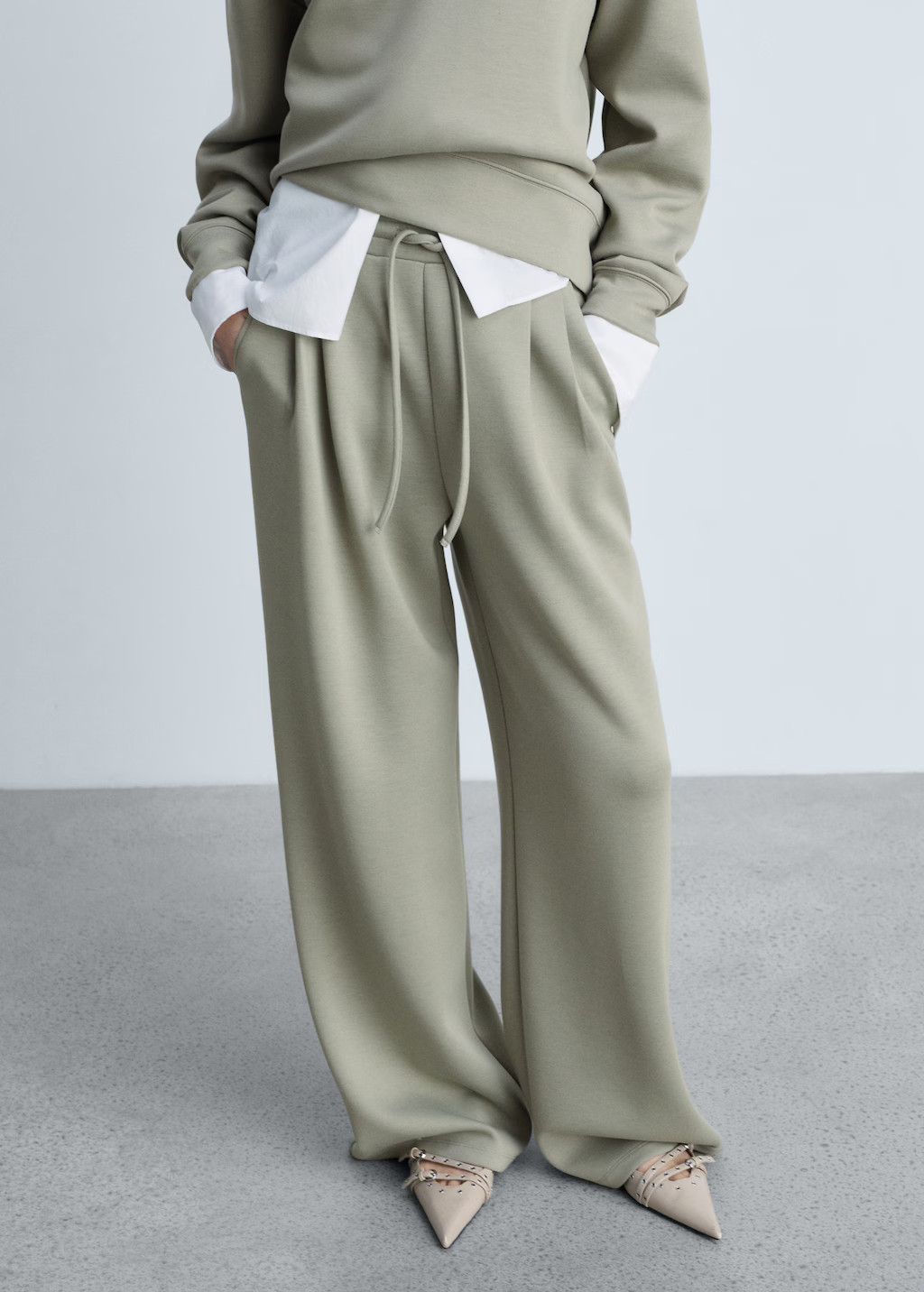 Wideleg pleated jogger trousers - Women | MANGO United Kingdom | MANGO (UK)