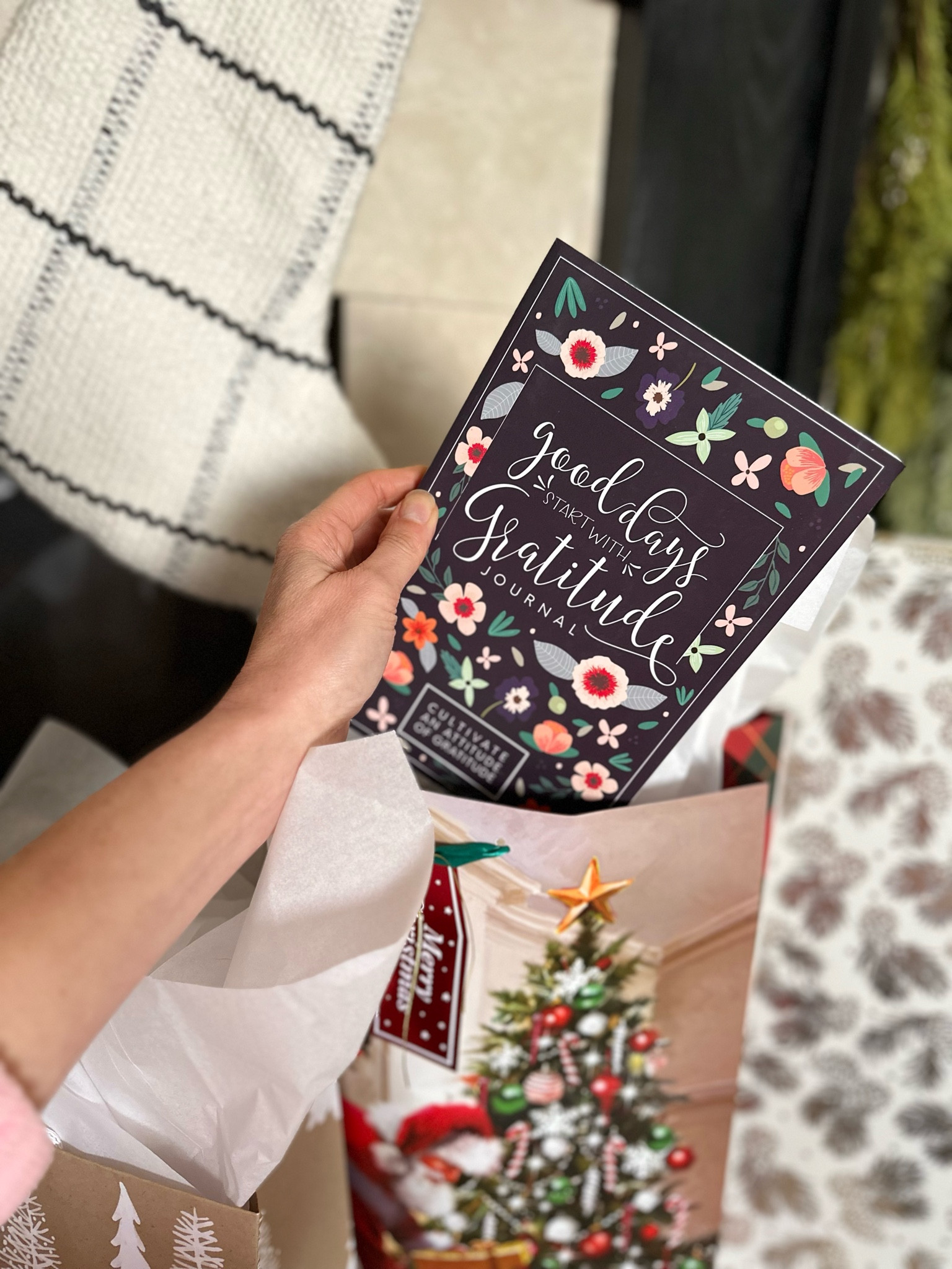 Holiday gift guide - stocking stuffers - gifts for her 

#LTKGiftGuide #LTKHoliday #LTKsalealert