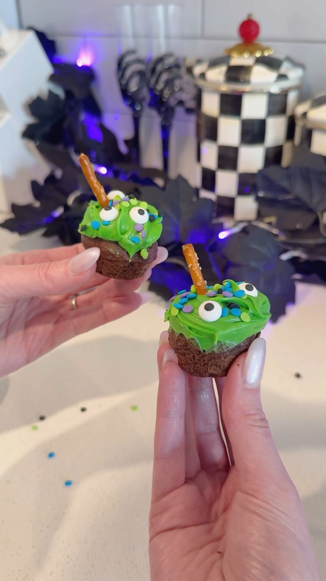 Halloween witch cauldrons!

Halloween food, Halloween party, cupcakes, Halloween ideas, target

#LTKKids #LTKHalloween #LTKParties