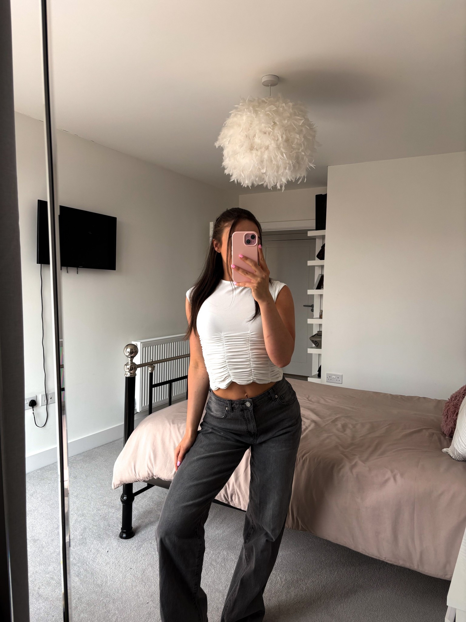 Casual but cute ☁️🤍

Do we love the ruched top + wide-leg combo?👖

Full outfit - Boohoo
Discount code ‘FAYEI’ for 15% off 💸

Outfit linked on my LTK (link in bio) 🫶

#ltkxboohoosummer #boohoo #boohoospring #outfitinspo #outfitinspiration #springoutfits #springoutfits2025 #springfashıon #cutetopandjeans 