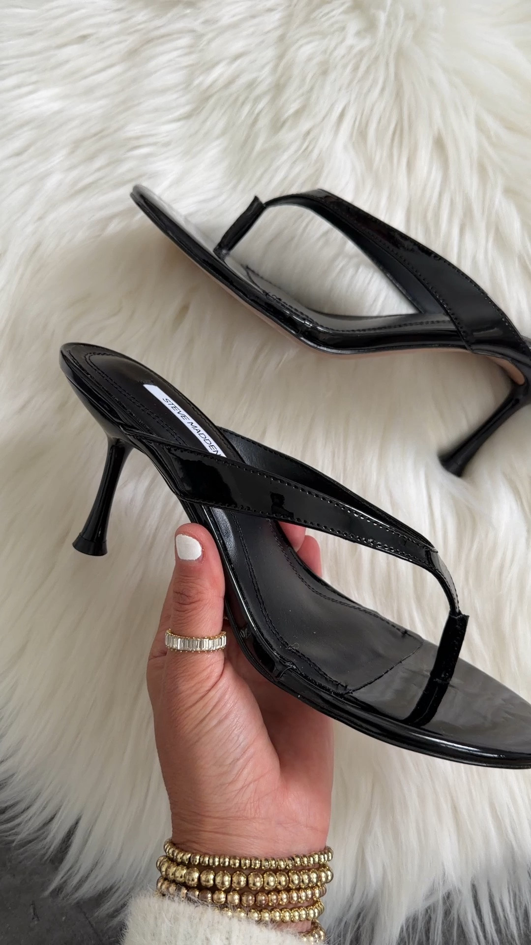 Steve Madden faroh black flip flop sandals I went up a 1/2 size now up to 40% off