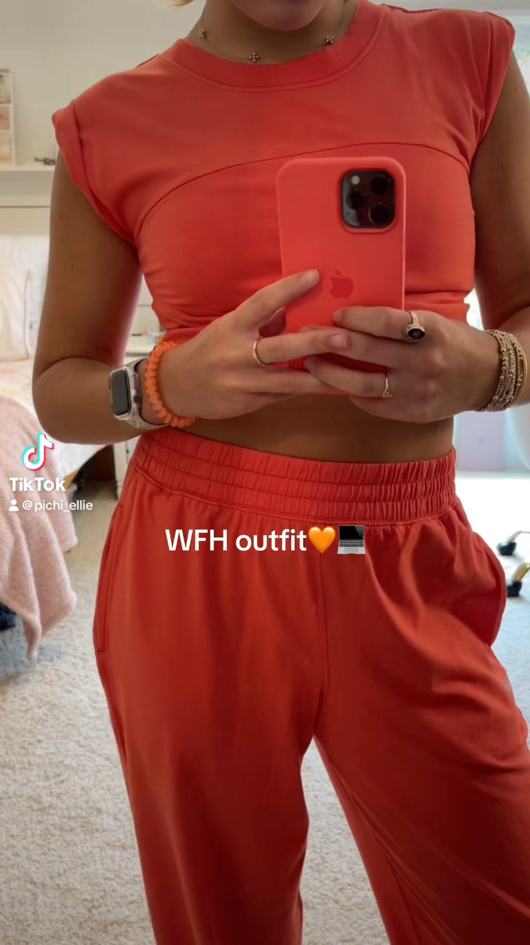 The most comfy and perfect transitional set ever. I got a size small in the color “Fired Up"
#freepeople #freepeoplefinds #FPmovement