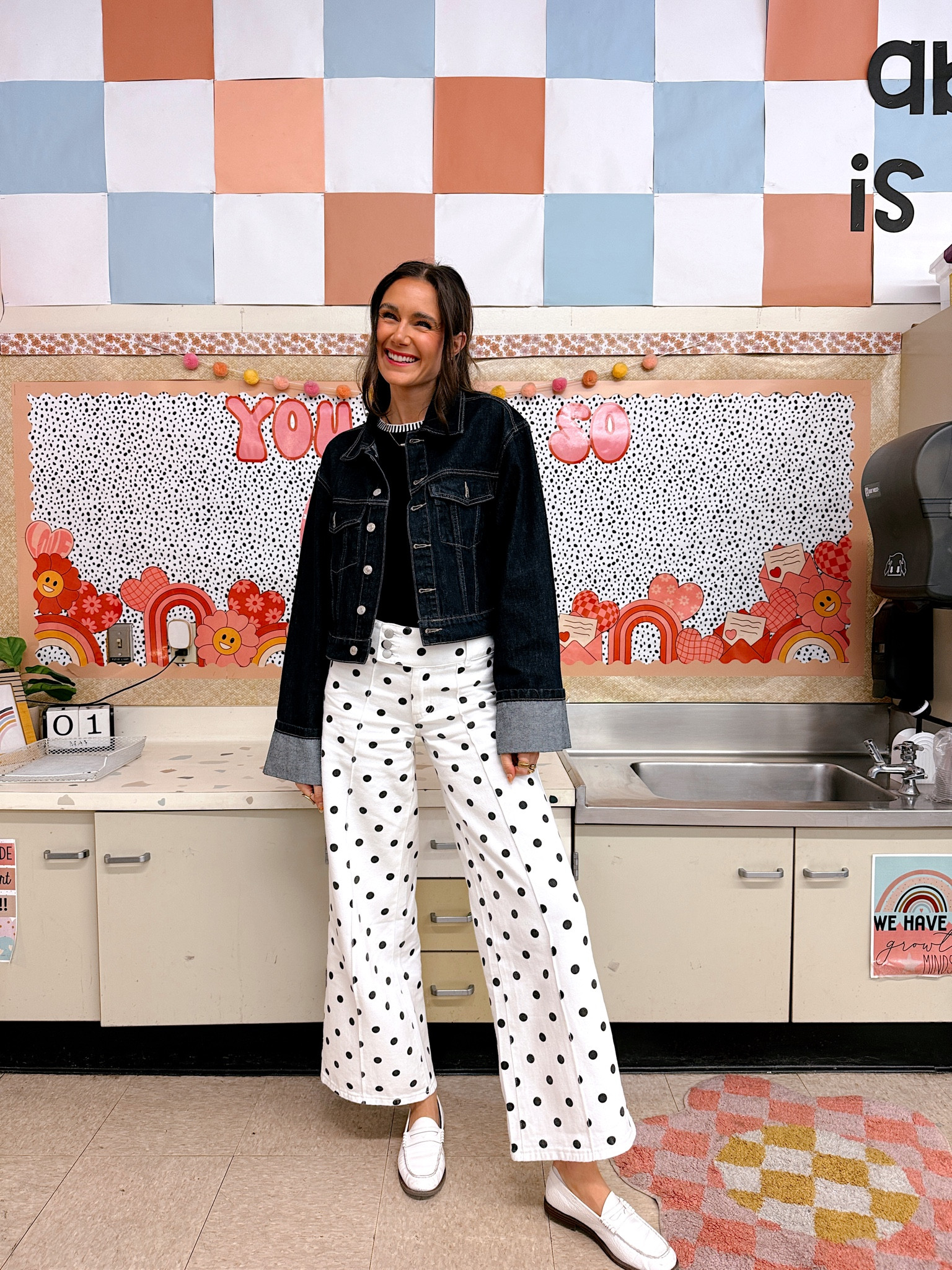 Teacher OOTD!
You have to open the white jeans link to find the polka dot option! ￼
Wearing a size 2. Discount code: TEACHES15
￼Top and jacket are both size small! 
For reference, I am 5’9”, 26" waist, 34” inseam ￼￼

#LTKWorkwear #LTKTall #LTKootd