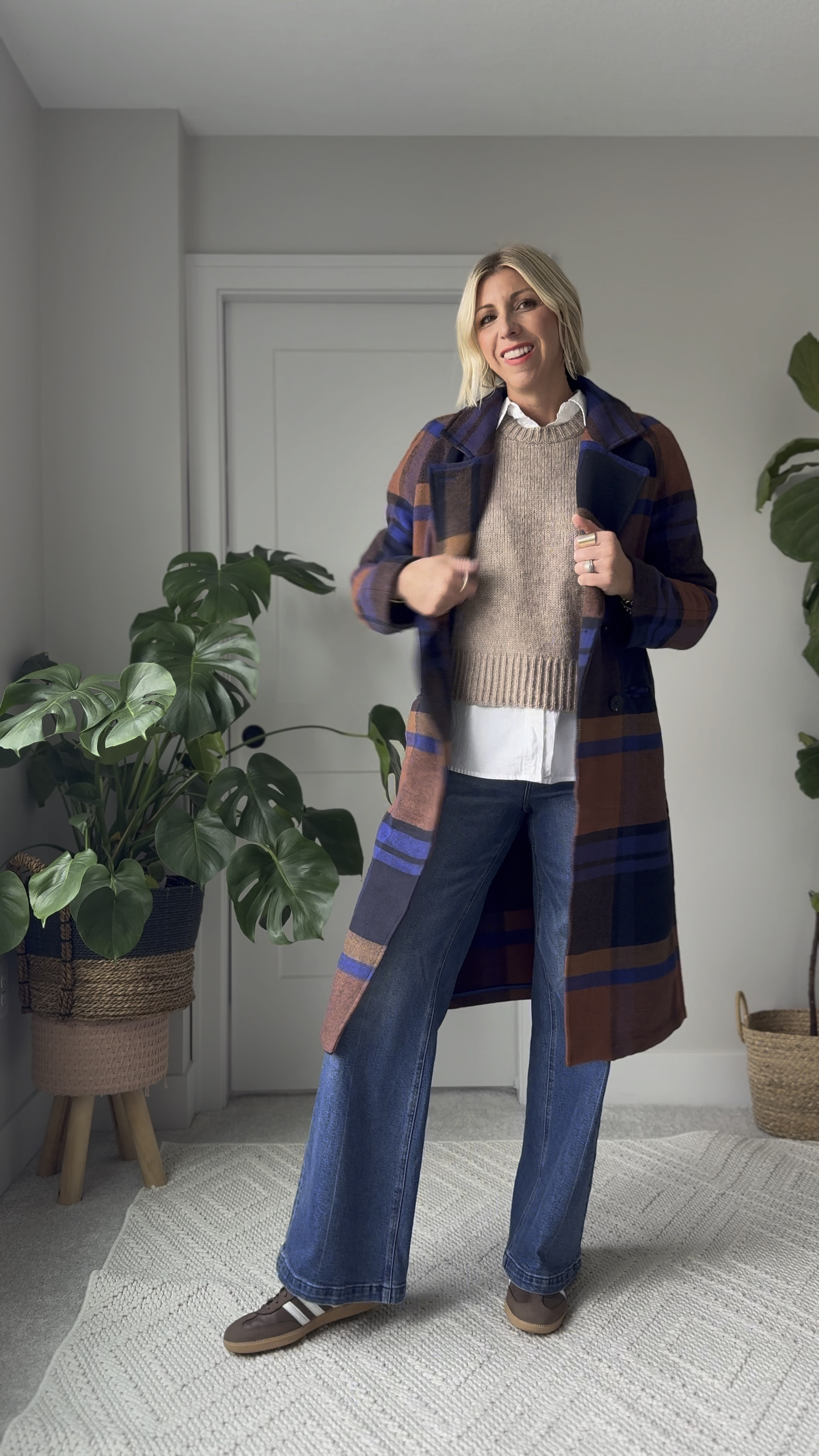 Casual wide leg jeans look with overcoat + sneakers 

#LTKSeasonal #LTKStyleTip #LTKOver40