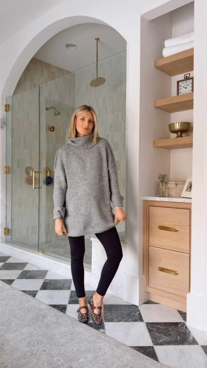 This oversized sweater is perfect to wear with leggings & comes in several colors! I just styled it with some ballet flats - both the sweater & shoes are Amazon finds!

Loverly Grey, leggings, sweater, winter outfit, oversized sweater 

#LTKSeasonal