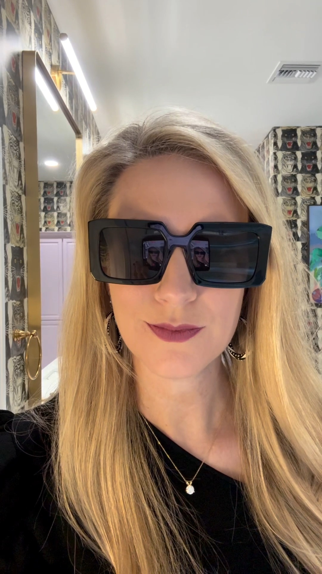 Found my favorite Prada sunglasses… and then found their $10 twin on Amazon 😎 Same vibe, same oversized drama, just way friendlier on the wallet. Proof you don’t have to spend a fortune to look expensive. 

#affordablefashion #amazonfinds #sunglassstyle #over30style #fashionfinds 

#LTKdayinmylife #LTKootd #LTKTravel