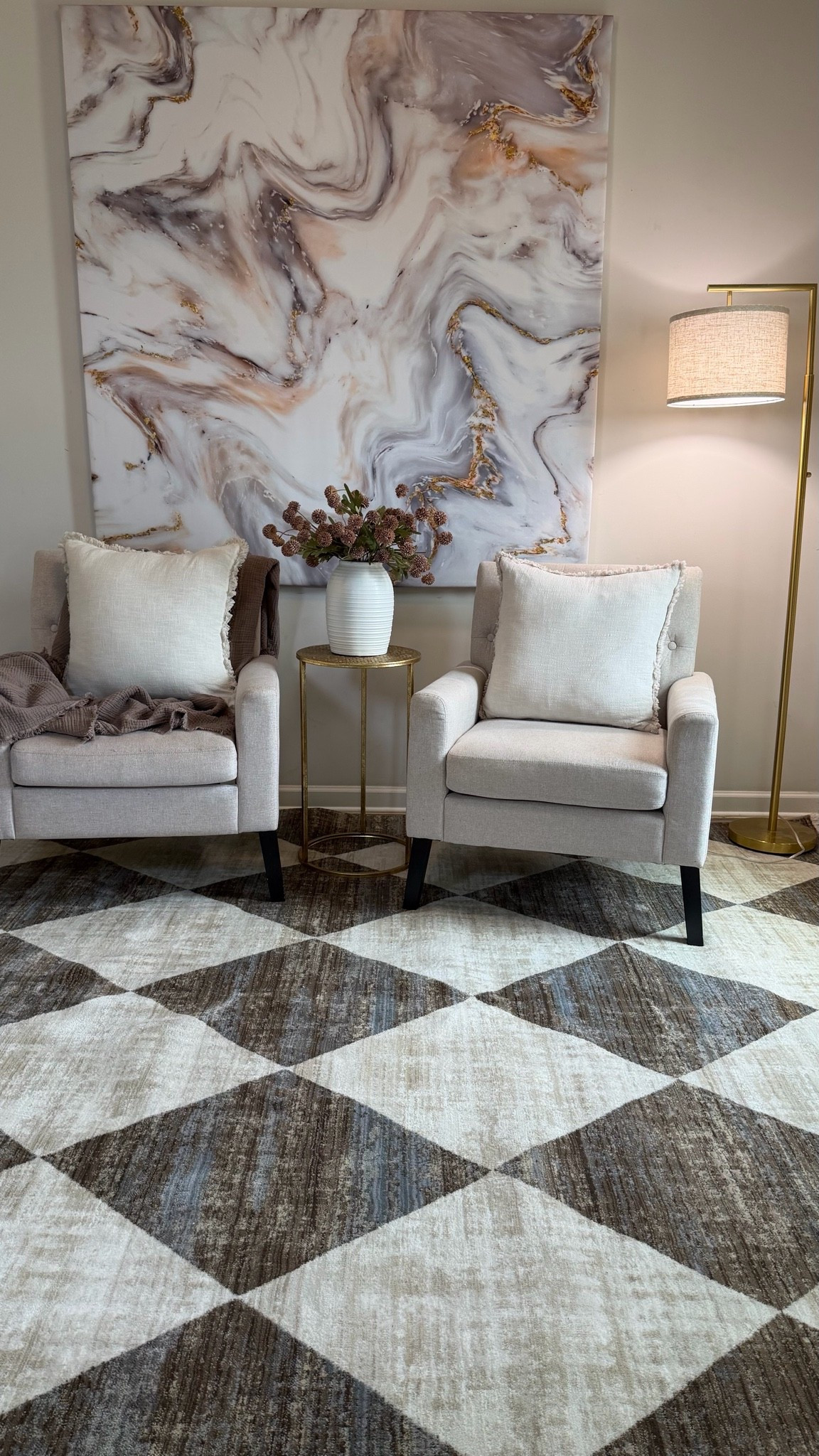 Neutral home decor #checkerdrug #neutralhomedecor

#LTKSeasonal