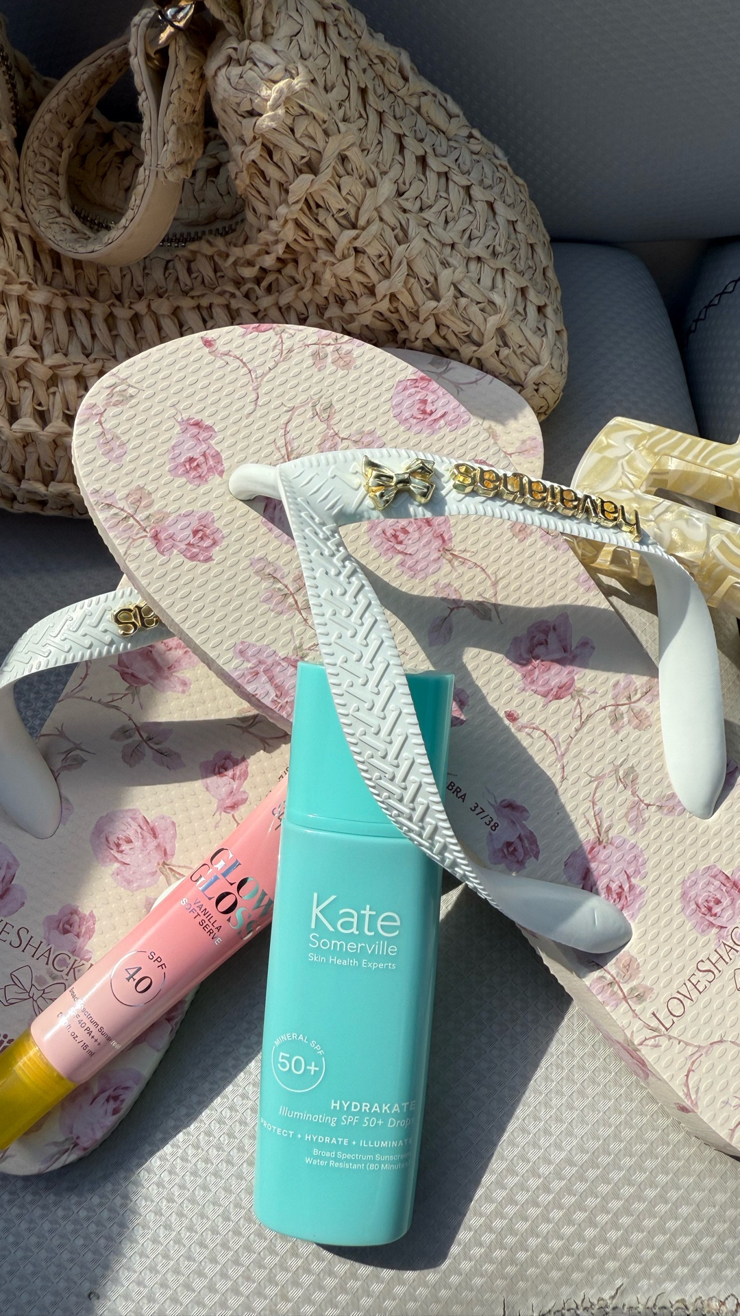 glowy + protected ☀️✨


glowy sunscreen, dewy sunscreen, face sunscreen, glowing skin, glowy skincare, summer skincare, SPF with glow, lightweight sunscreen, hydrating sunscreen, glossy lips, lip gloss, shiny lips, summer beauty, everyday makeup, no makeup makeup, beauty must haves, natural glow, clean girl makeup, sun protection, beach day, boat day

#LTKTravel #LTKBeauty #LTKSeasonal