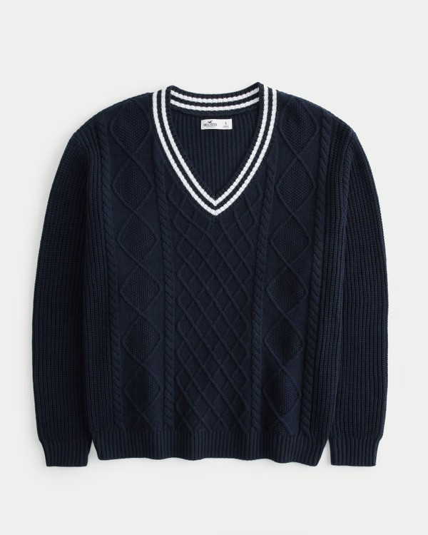 Oversized Tipped Cable-Knit V-Neck Sweater | Hollister (US)