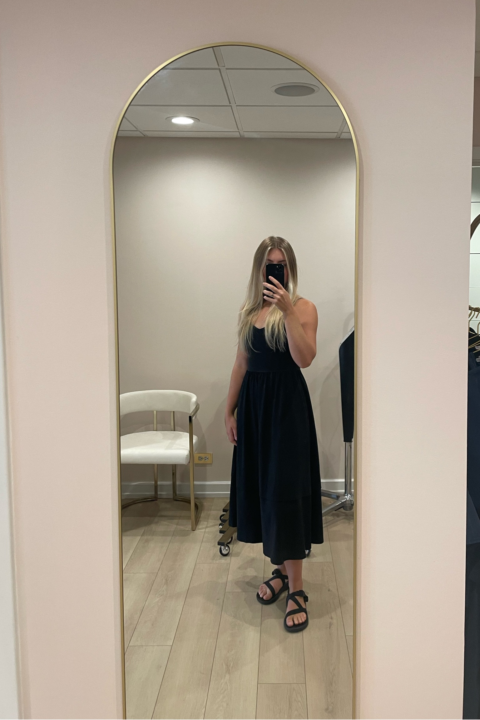 HAIRSTYLIST OUTFIT 

#LTKworkwear