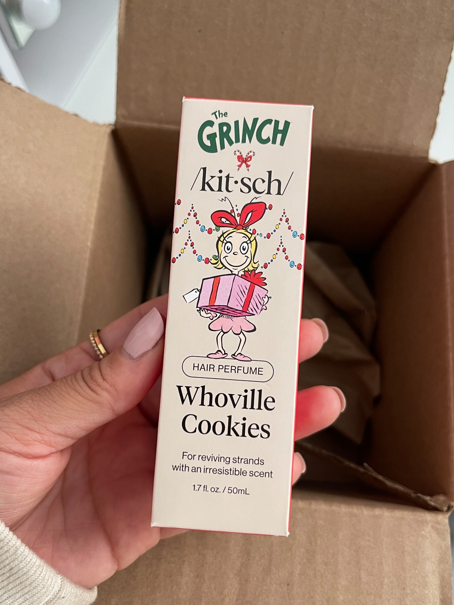 Grinch x kitsch !!!!

#LTKSeasonal #LTKBeauty #LTKFindsUnder50